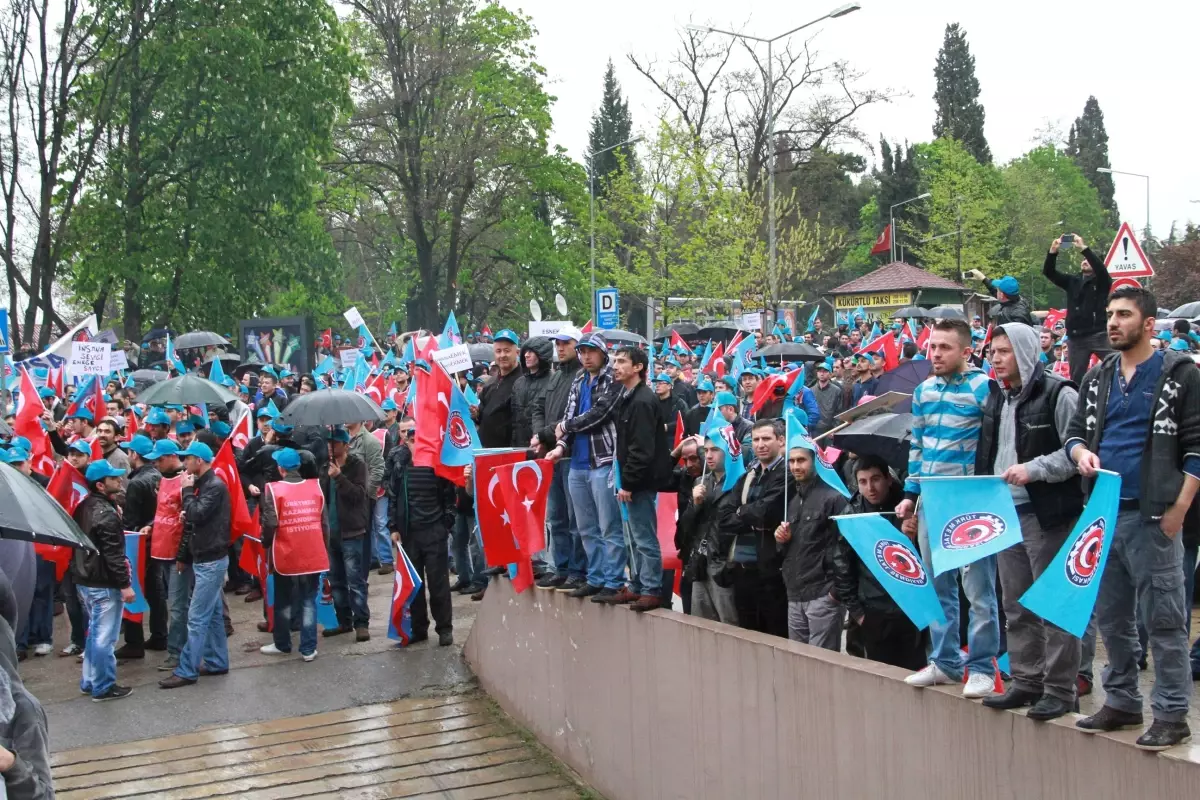 Türk Sendikası Üyeleri Zam İçin Yürüdü