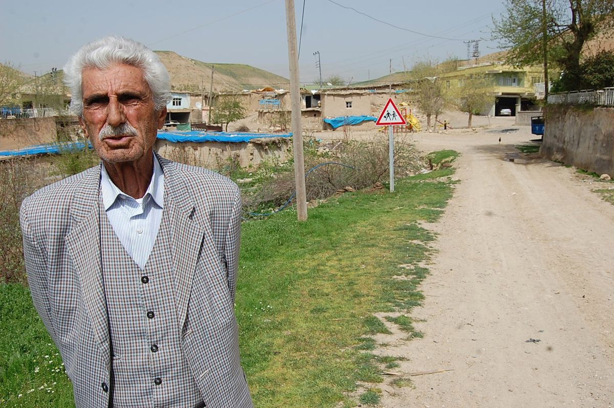 53 Yıllık Muhtarın Yol İsteği