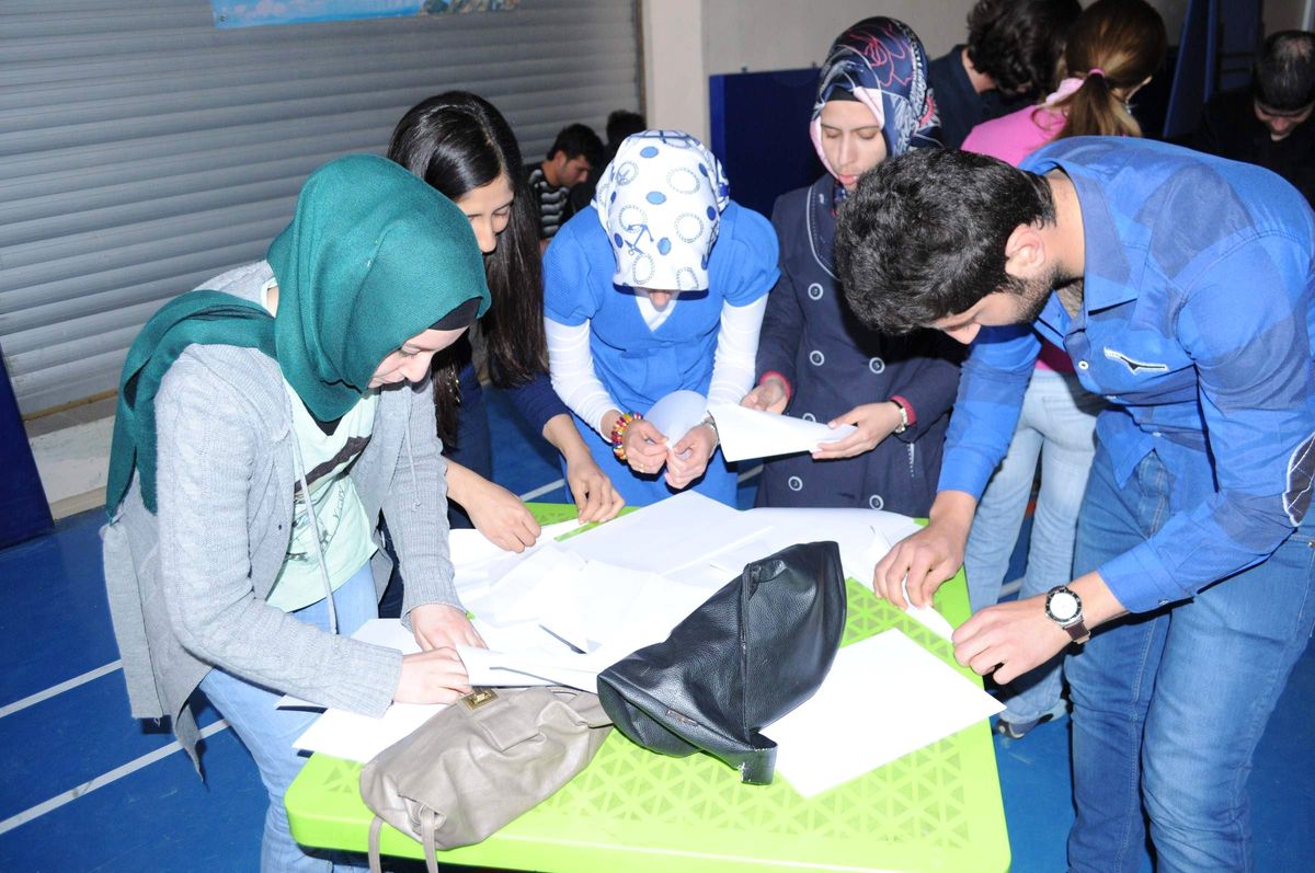 7 Aralık Üniversitesi'nde Uçaklar Yarıştı