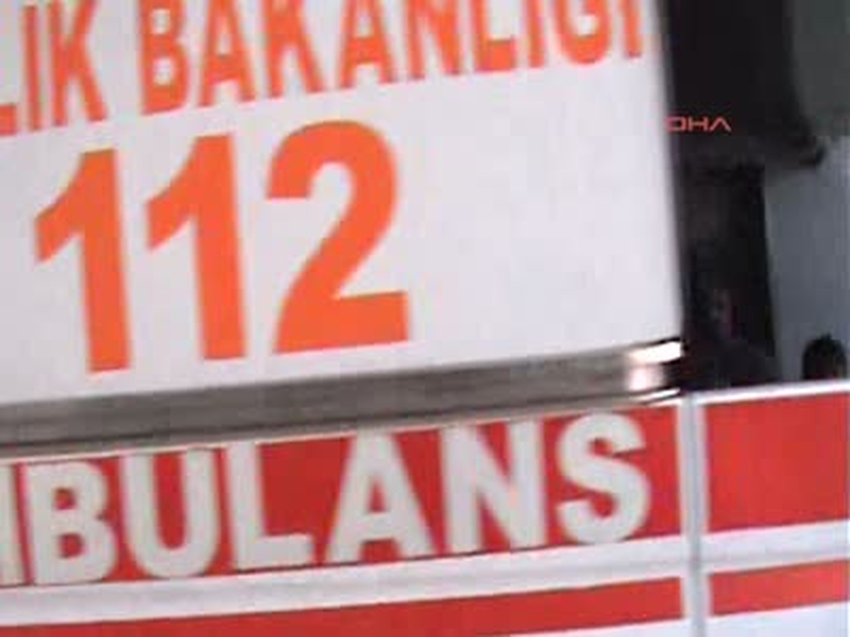 Minibüs Motosiklete Çarptı :1 Yaralı