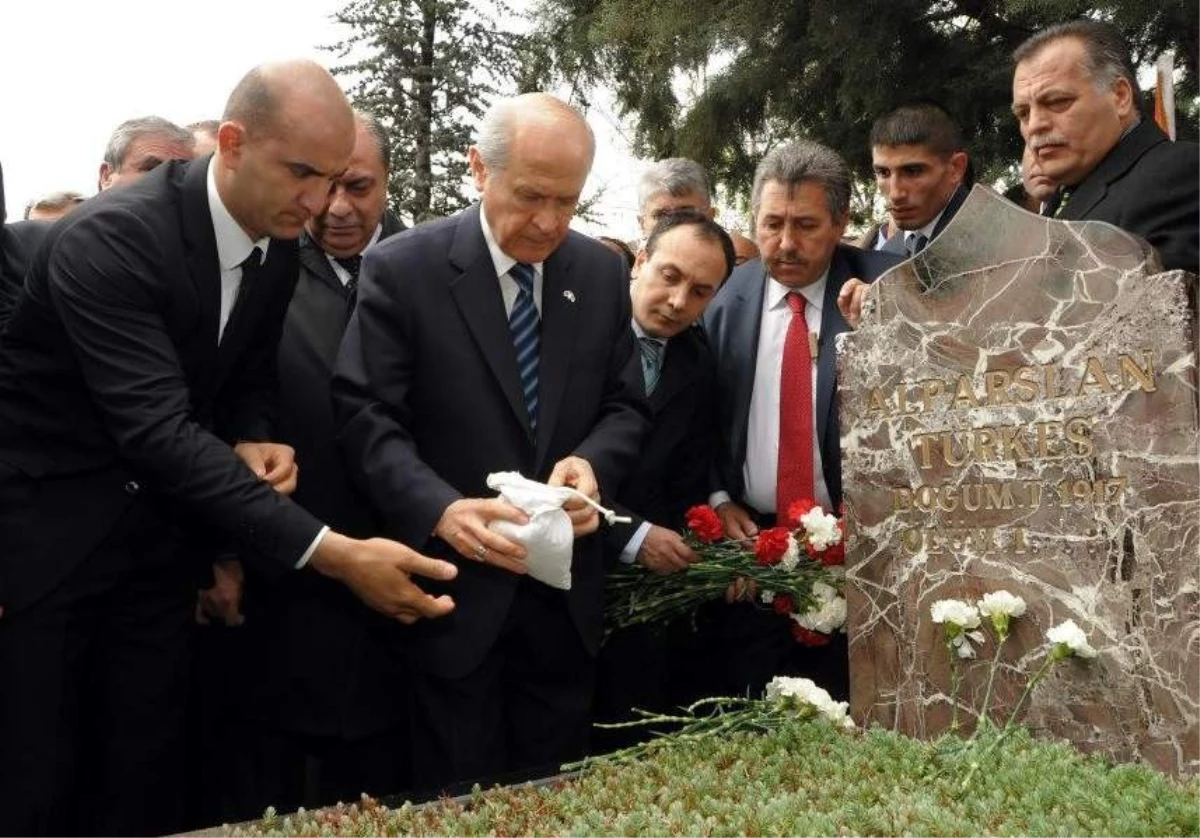 Alparslan Türkeş Mezarı Başında Anıldı