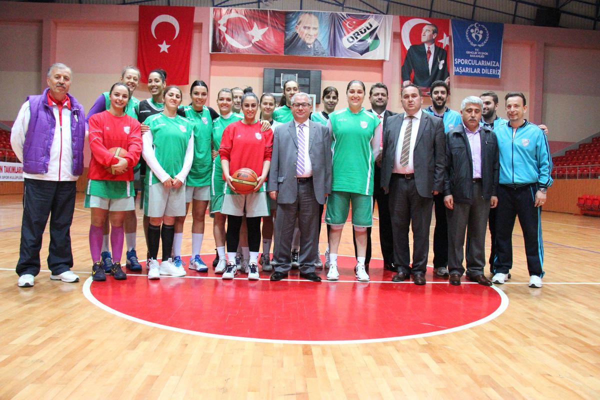 Basketbolculara Başkan Morali