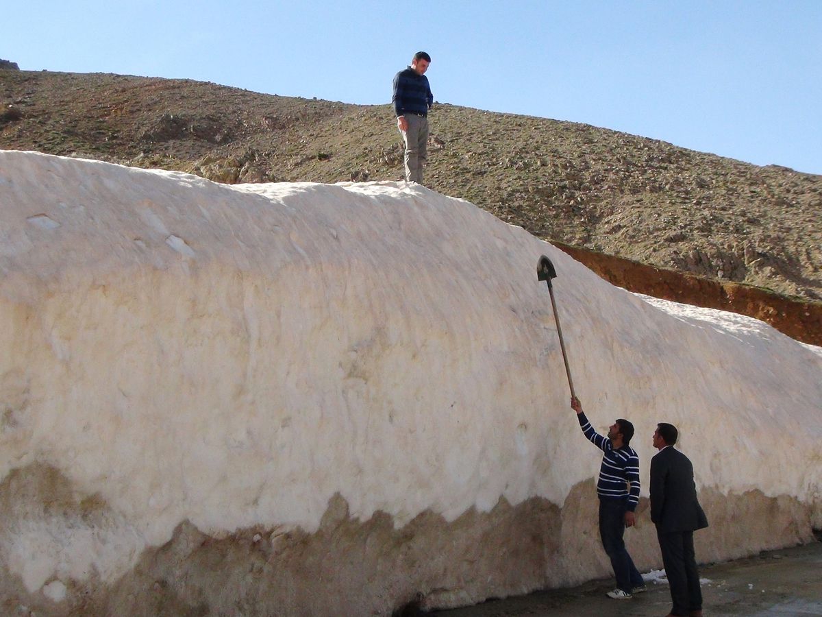 Batıda Yaz, Bitlis\'te Kış