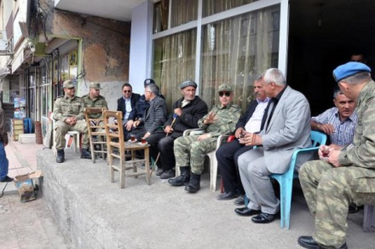 Tümgeneral İnce, Sorunları Dinledi