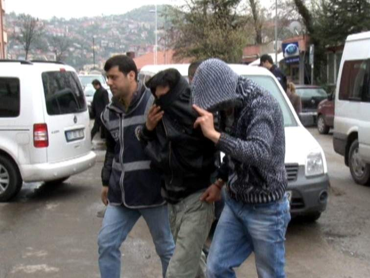 Borcunu Ödemeyen Arkadaşa Gasp İddiası
