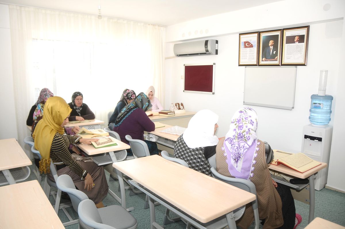 Çeşme Belediyesi Belediye Kur\'an Kursu Açtı