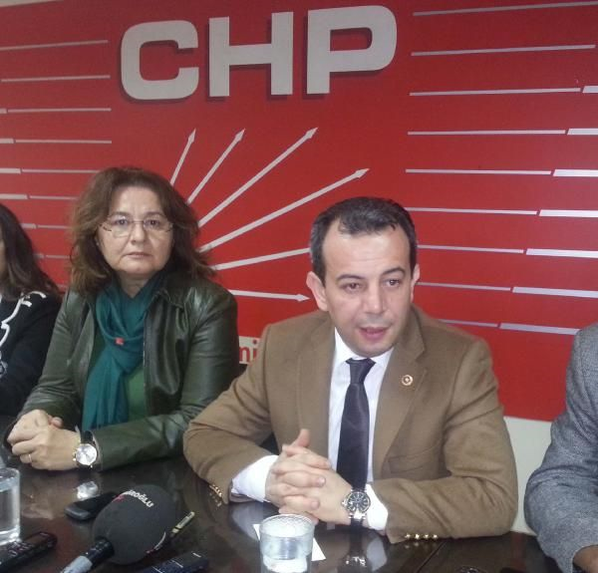 Chp\'li Özcan: İhbar Geldi Mi?