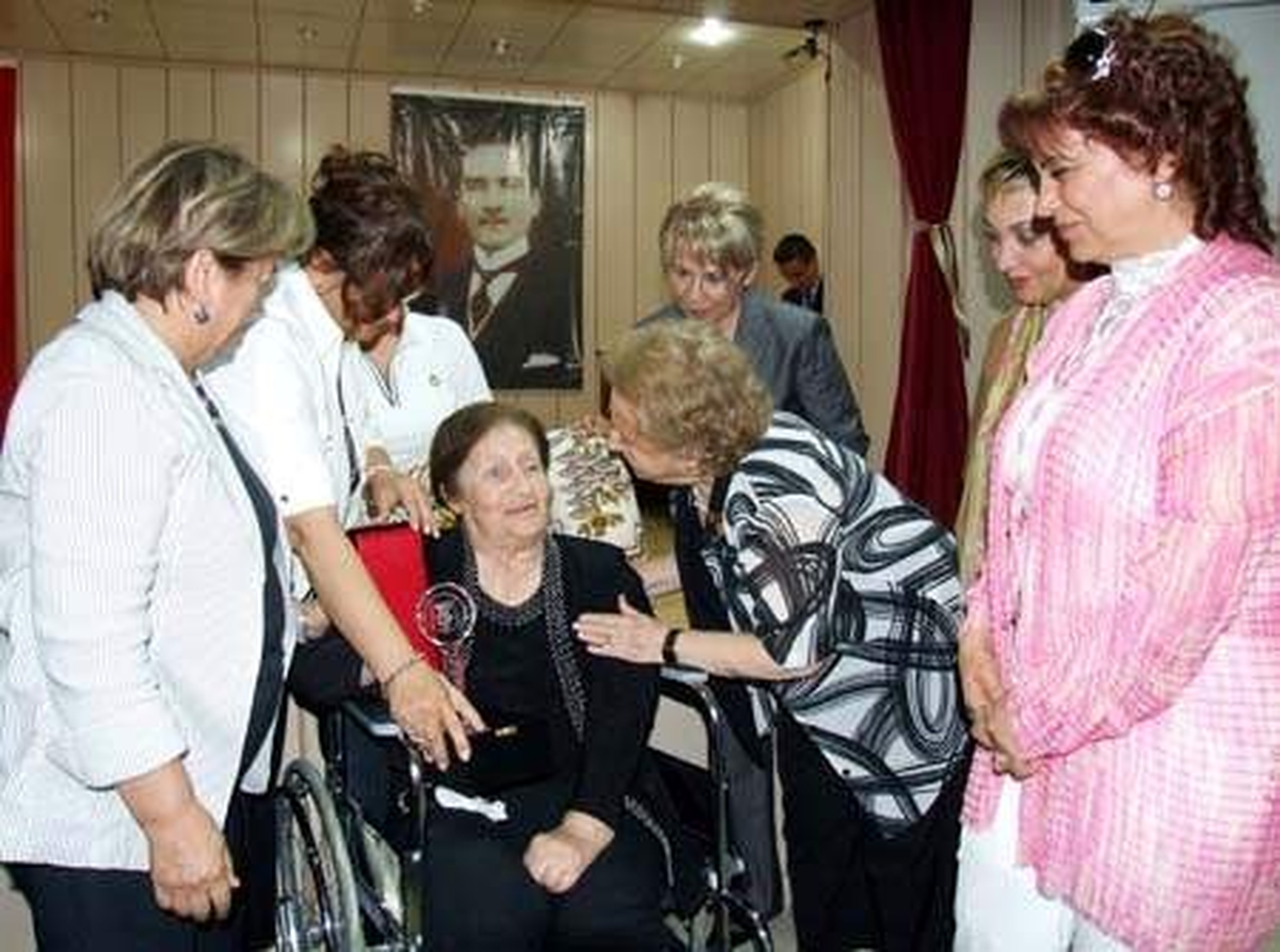 Demirok\'un Adına Büst Yapılacak