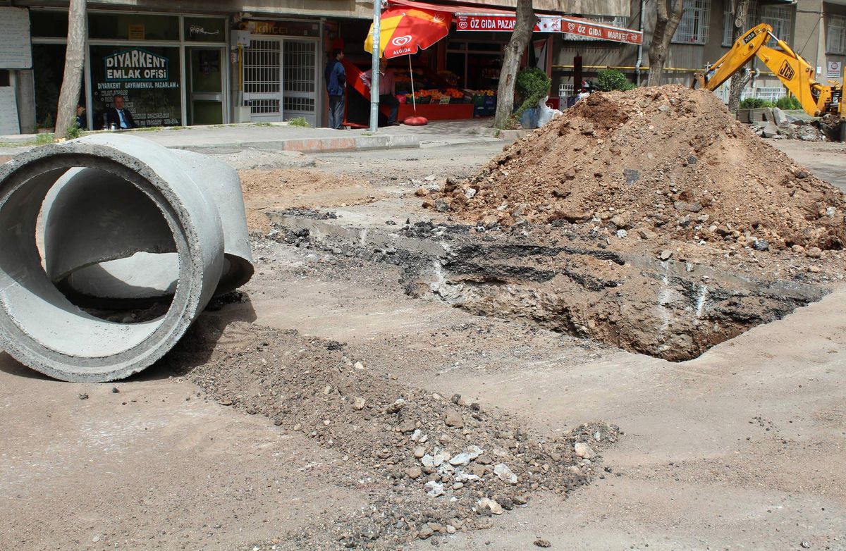 Diski Kanalizasyon Dairesi Şebeke Bakım Çalışmalarına Başladı
