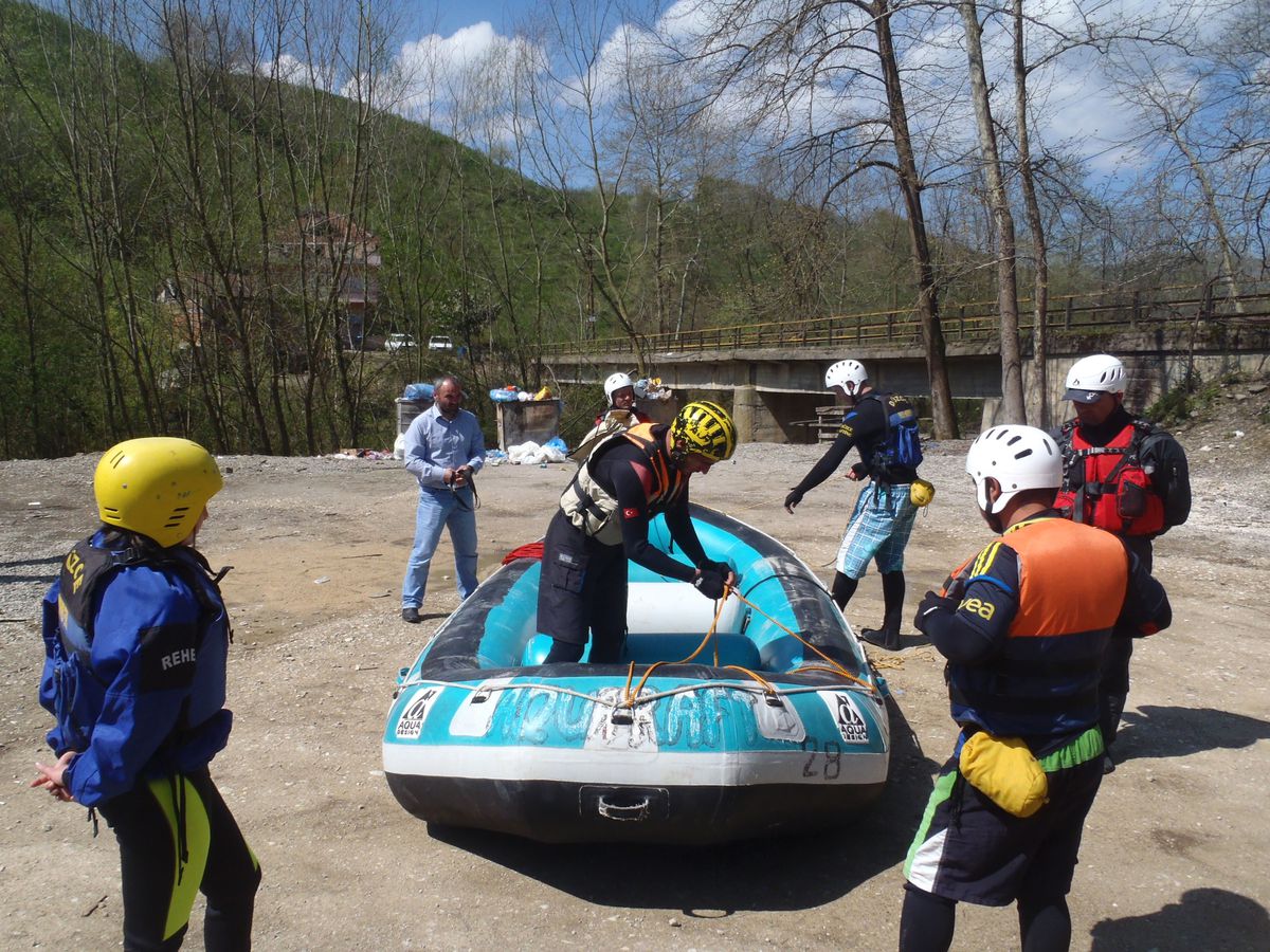 Düzce Melen Çayında Rafting Eğitimi