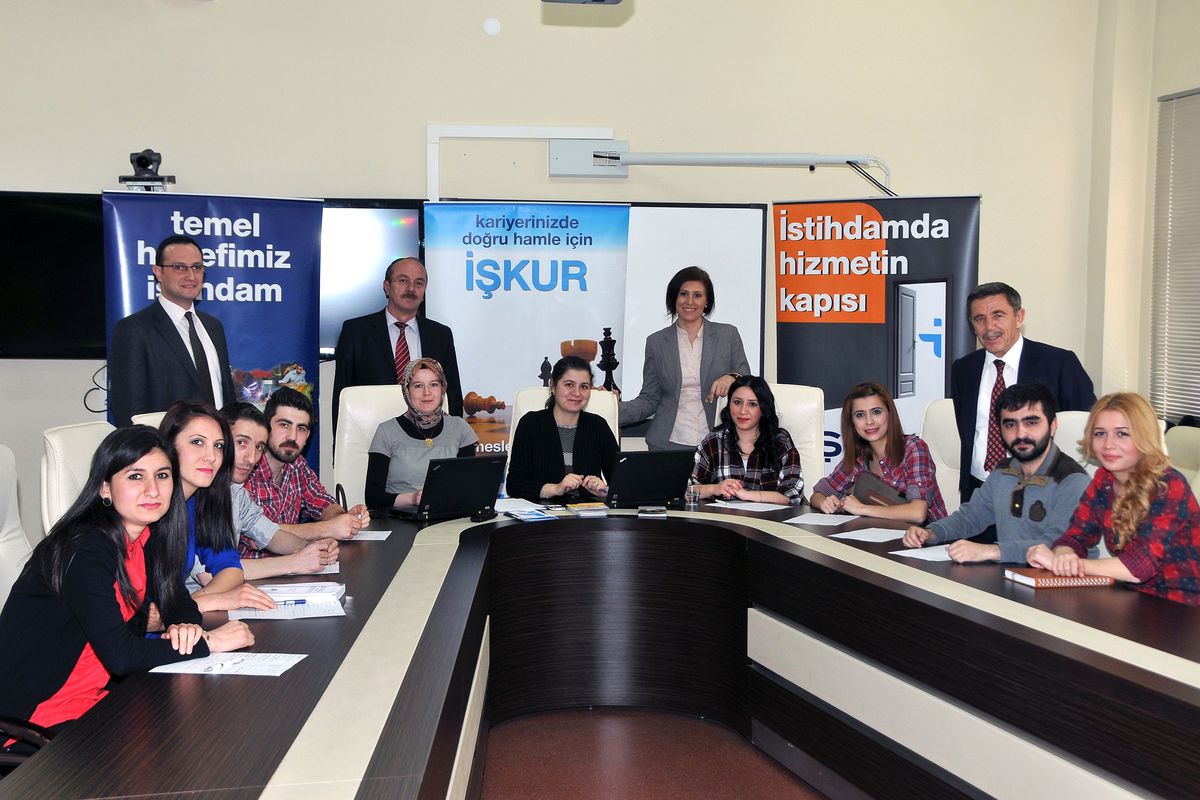 Gümüşhane\'de Üniversite Öğrencileri İş Hayatına Hazırlanıyor