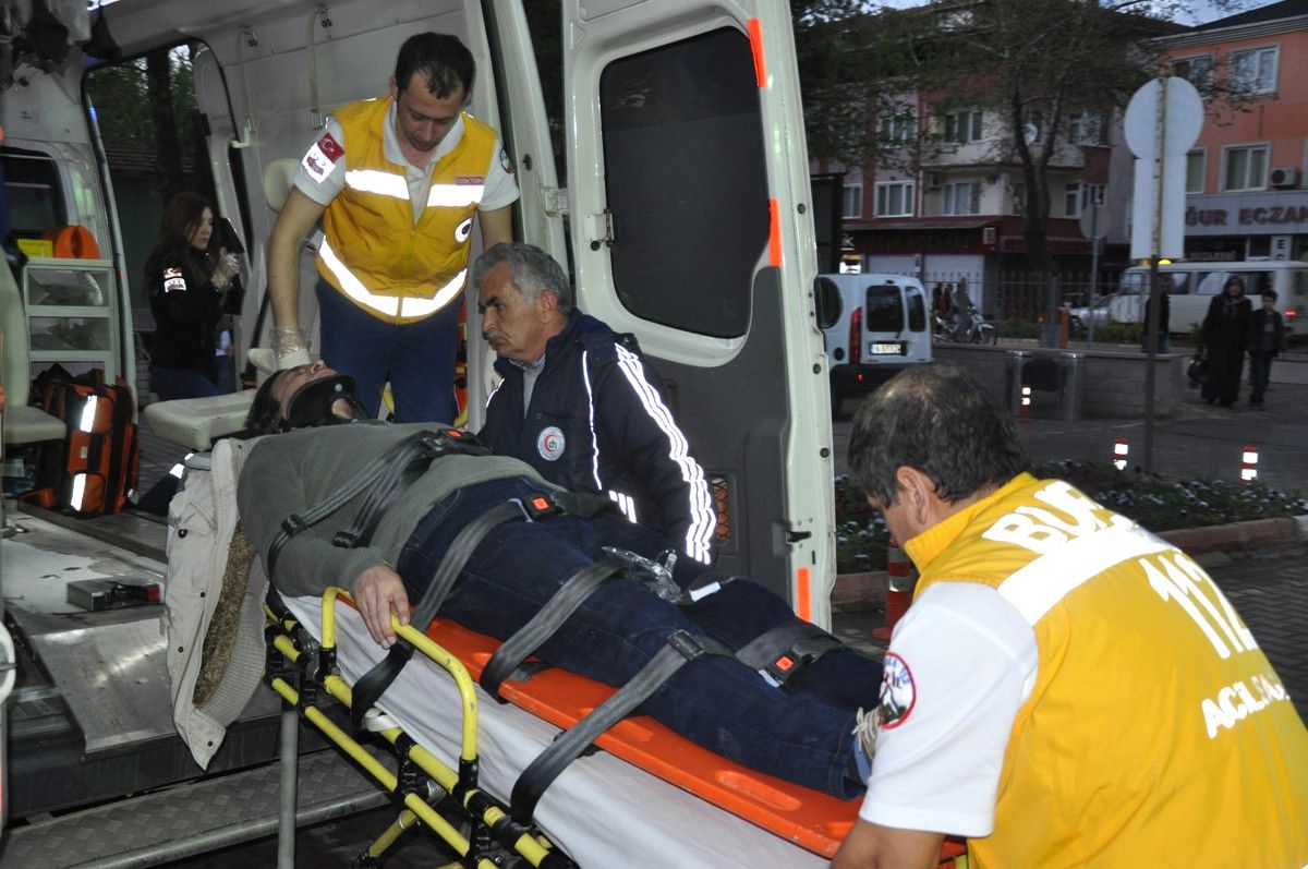 İlk Defa Emniyet Kemeri Takmadı Hastanelik Oldu
