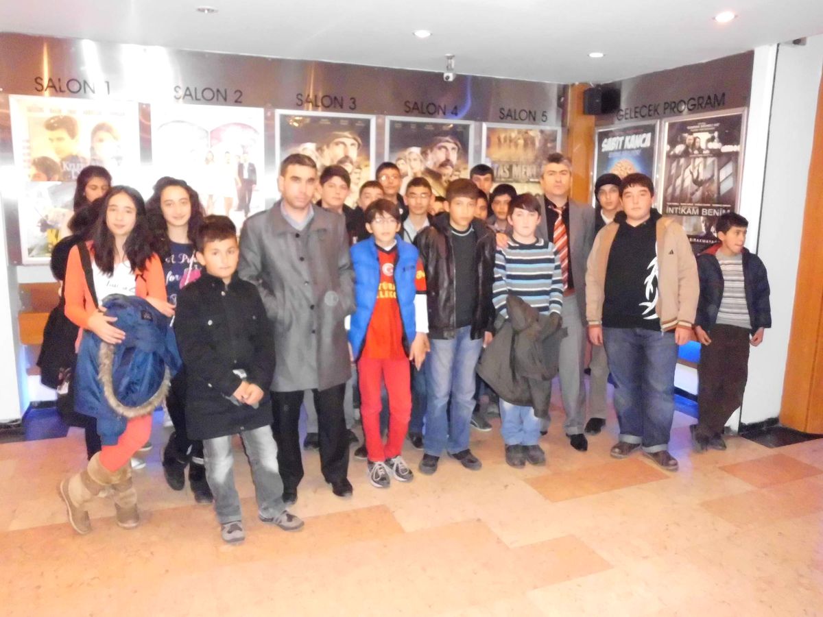 İlk Kez Sinemaya Gittiler