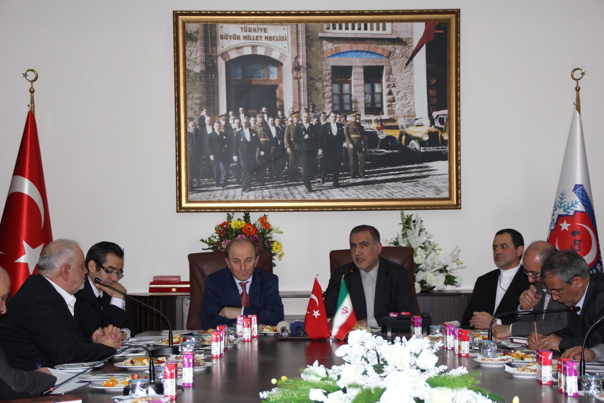 İran İslam Cumhuriyeti Doğu Azerbaycan Valisi Ahmad Alirızabeygi\'den Vali Öztürk\'e Ziyaret