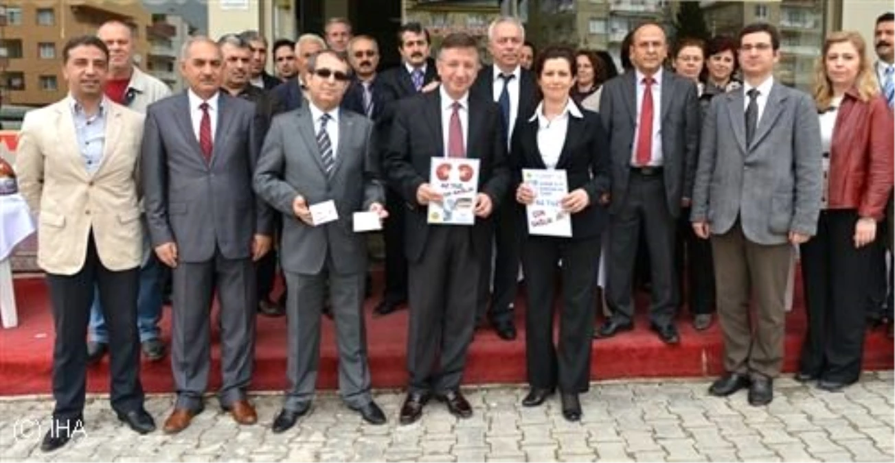 İzmir\'de, "Az Tuz, Çok Sağlık Kampanyası" Başladı