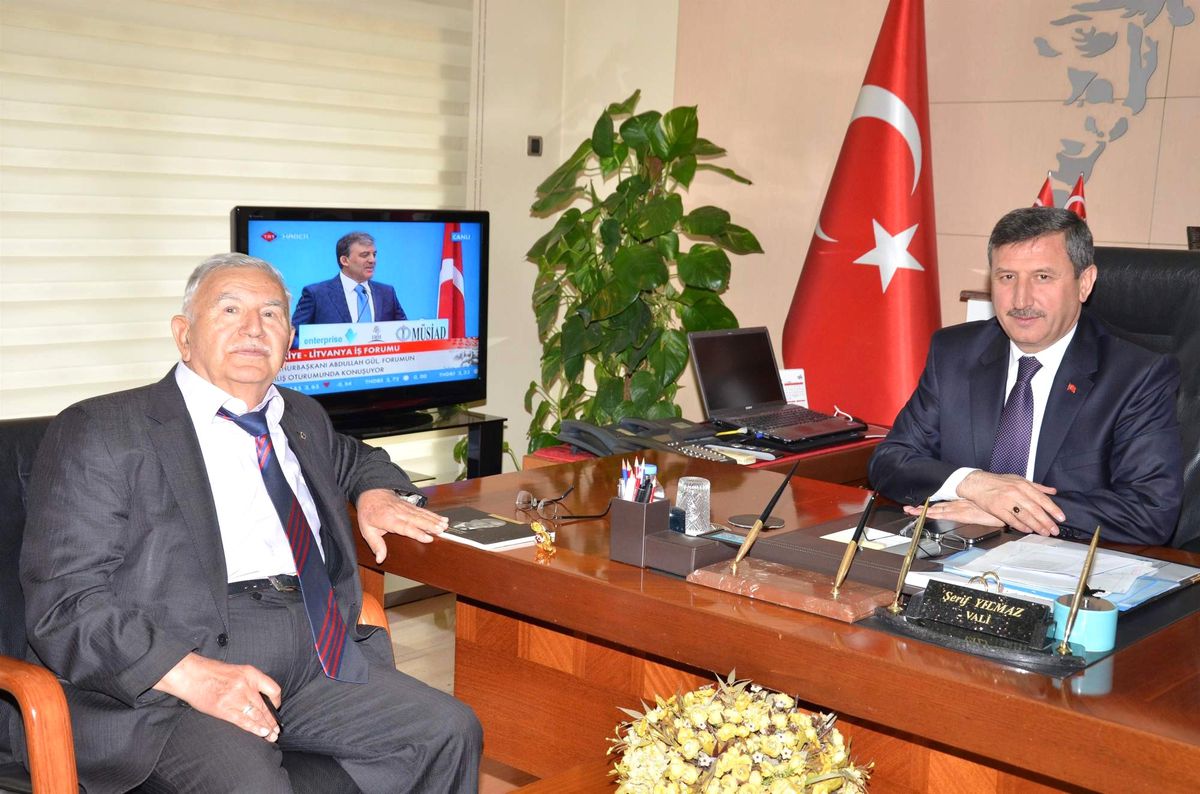 Kılıçaslan Vakfı Başkanı Vali Şerif Yılmaz\'ı Ziyaret Etti