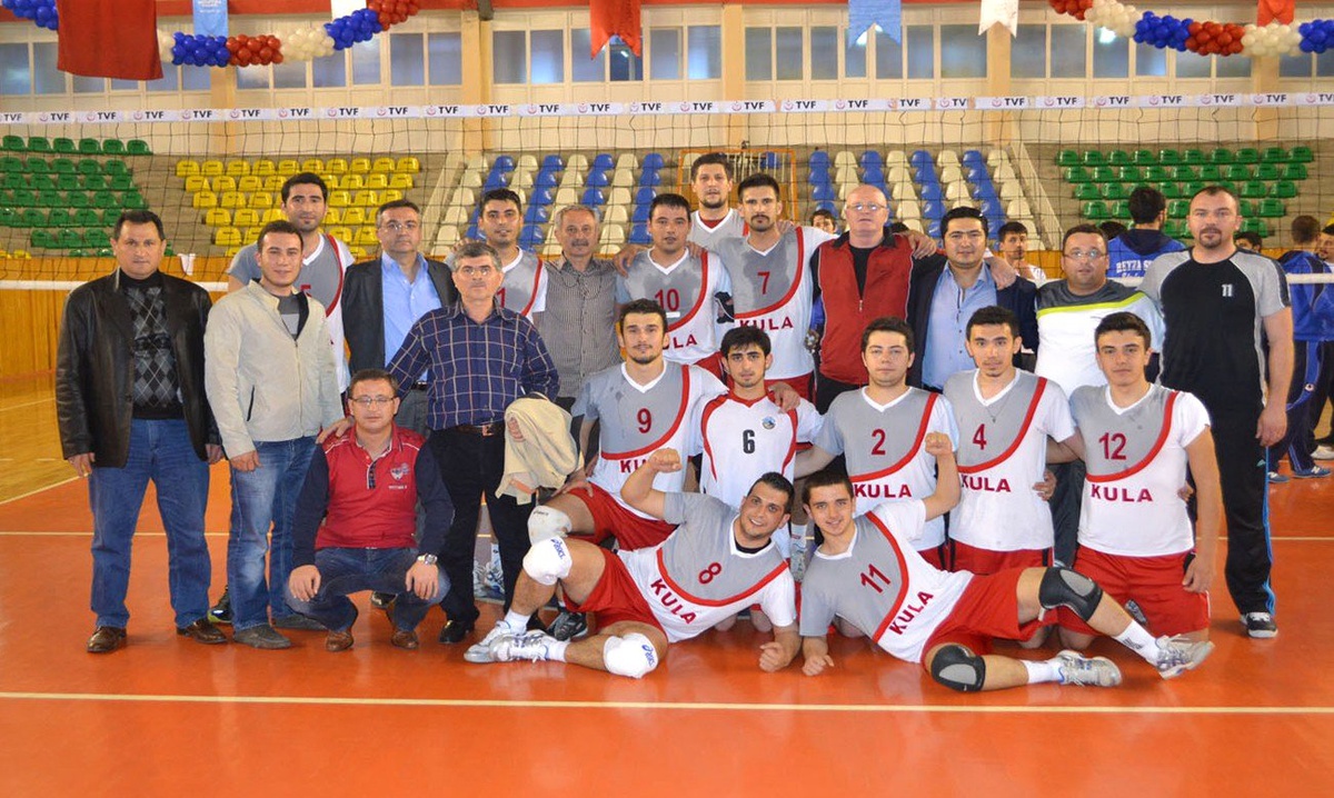 Kula Belediyespor Erkek Voleybol Takımı 2. Lige Çıktı