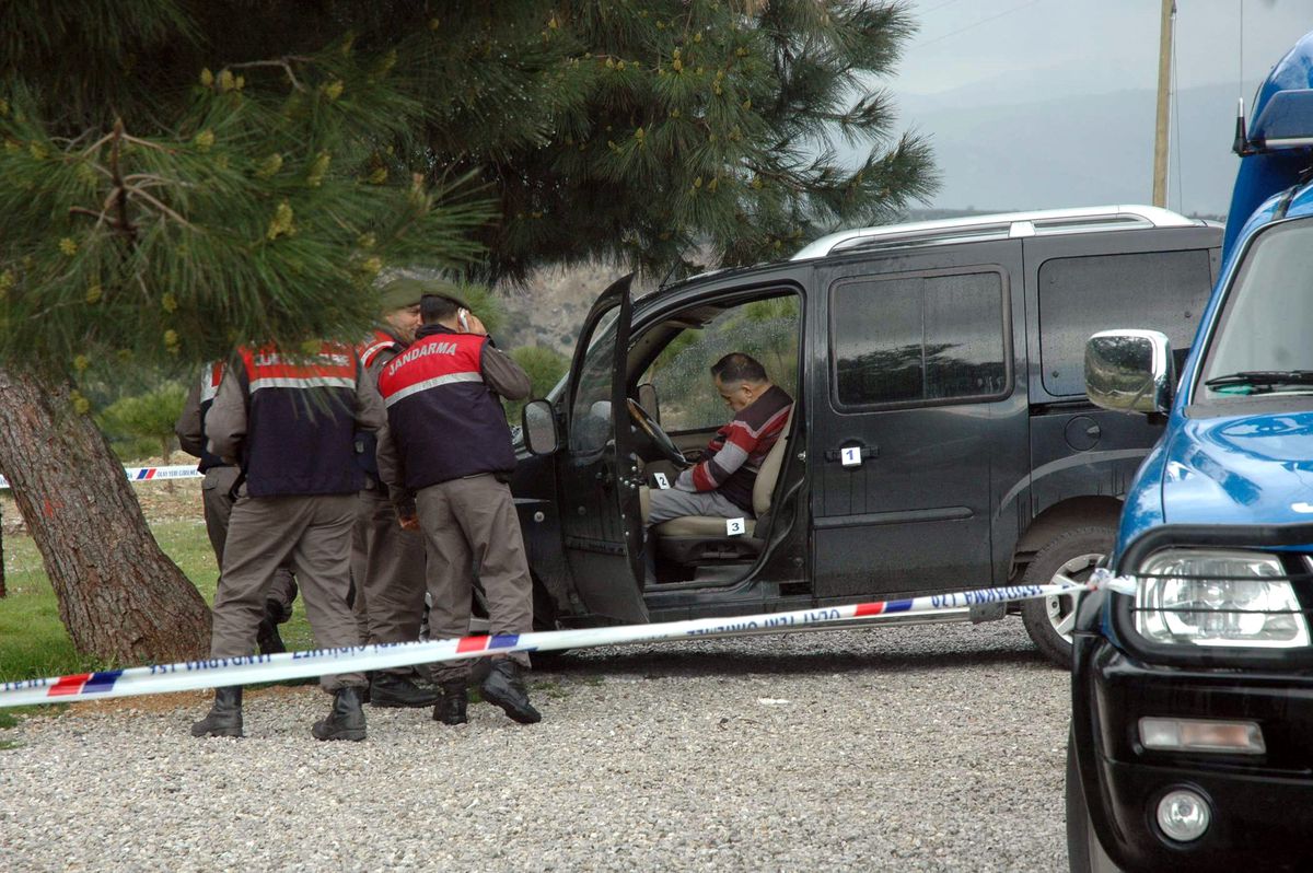Mektupla Ailesinden Af Dileyip İntihar Etti