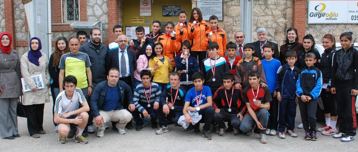 Öğrenciler, Gazi Osman Paşa Anısına Yarıştı