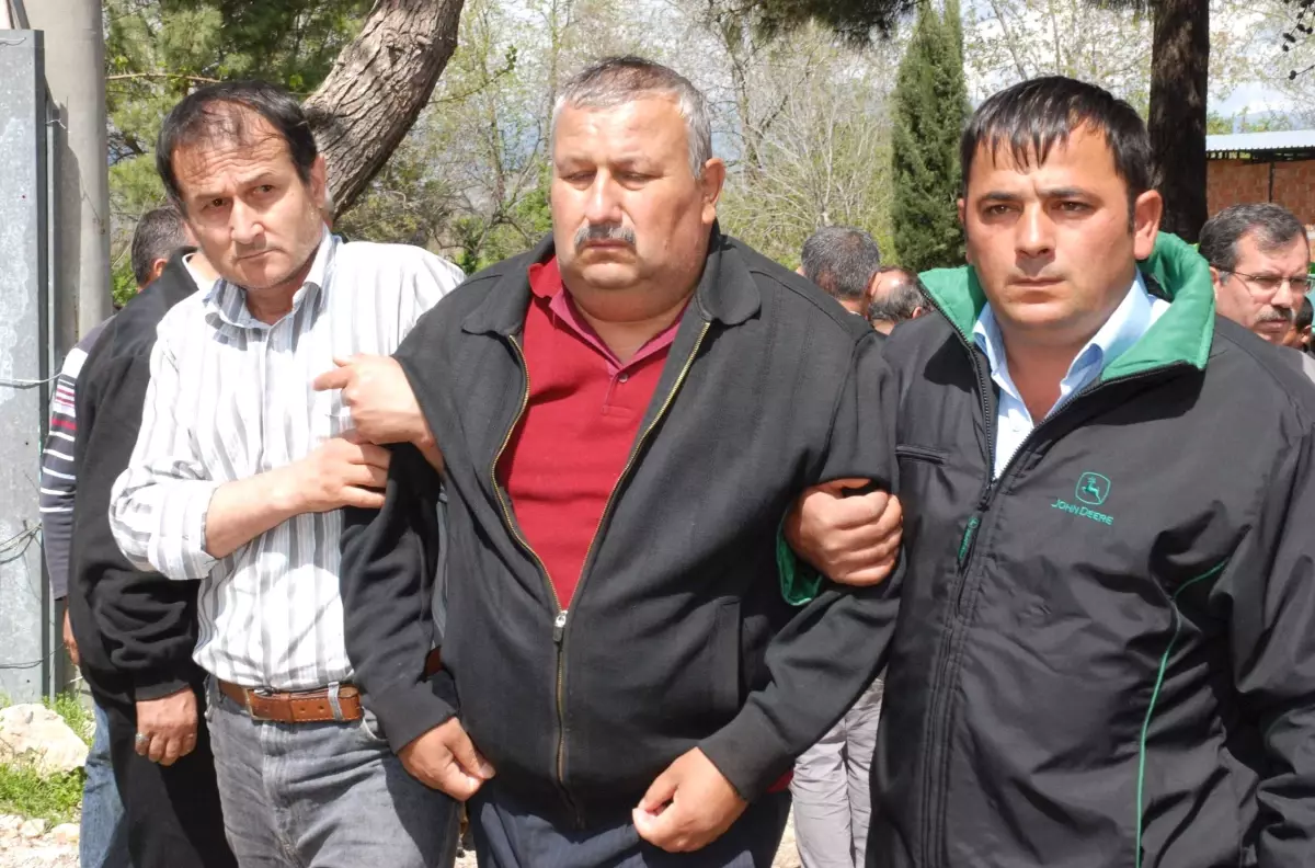 Okul Kantininde Ölen Kadın Toprağa Verildi