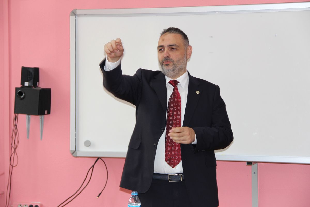 Sakarya Barosu Başkanı Hacıeyüpoğlu Liselilerle Buluştu