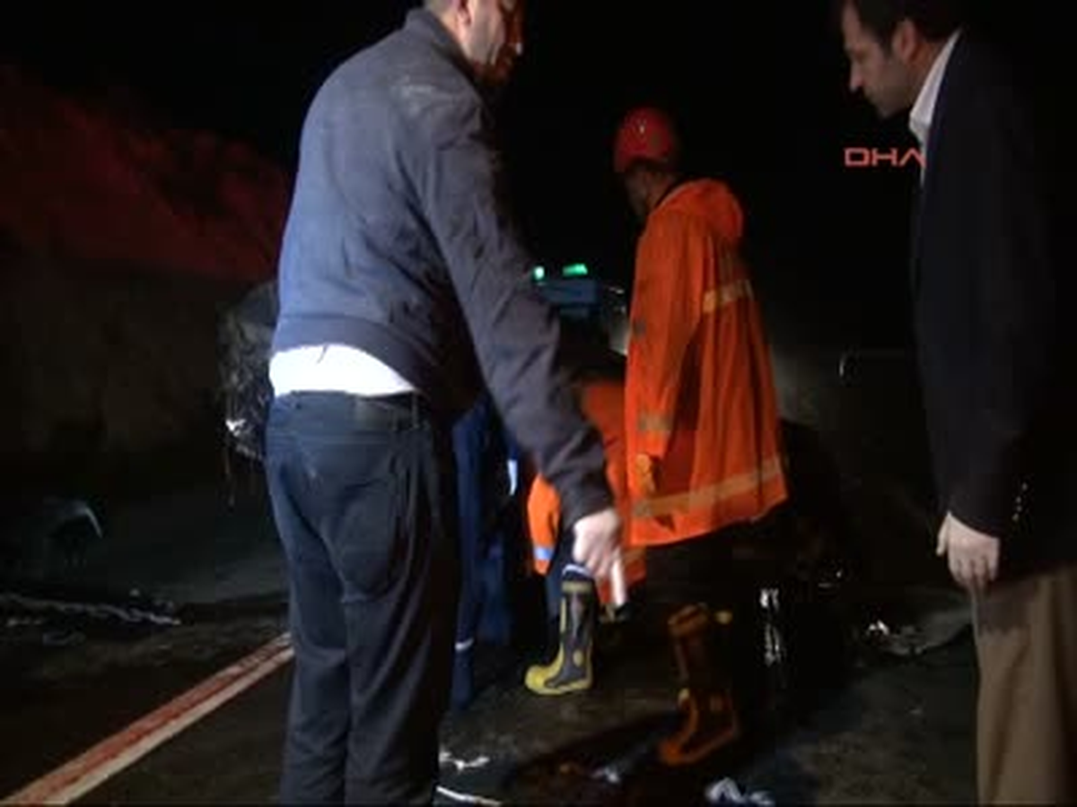 Şanlıurfa\'da Feci Kaza : 2 Ölü,1 Yaralı