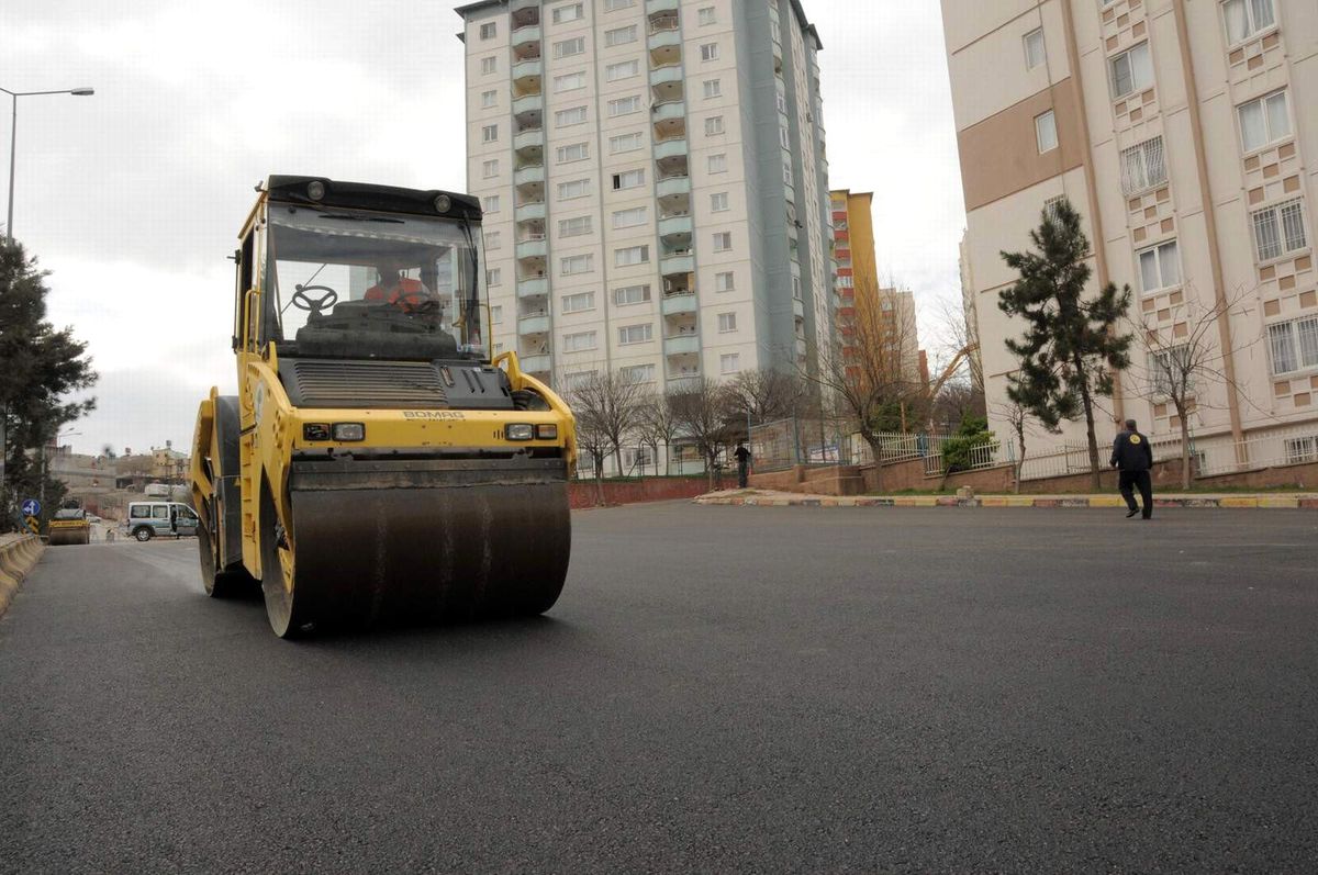Şehitkamil\'de Asfalt Çalışmaları Devam Ediyor