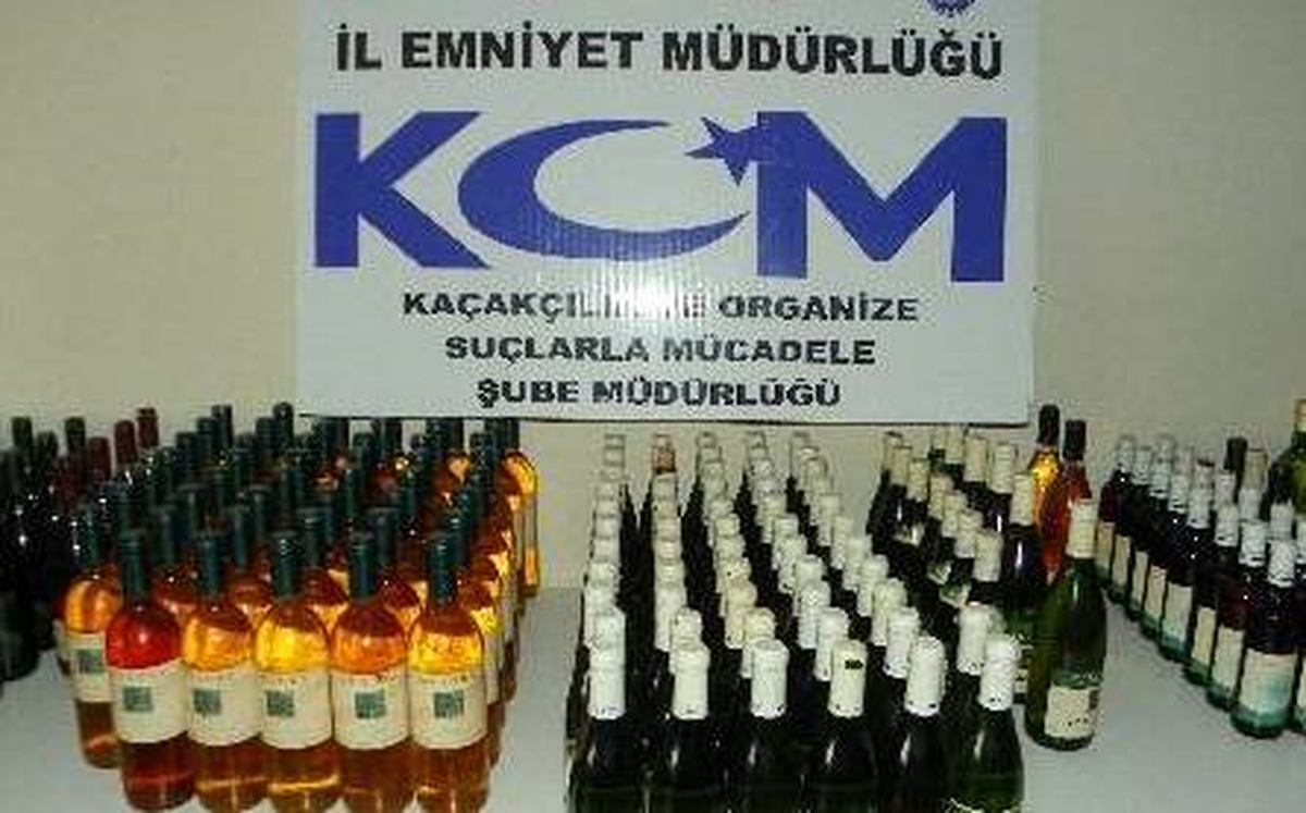 Siirt\'te Kaçak Viski ve Çay Ele Geçirildi