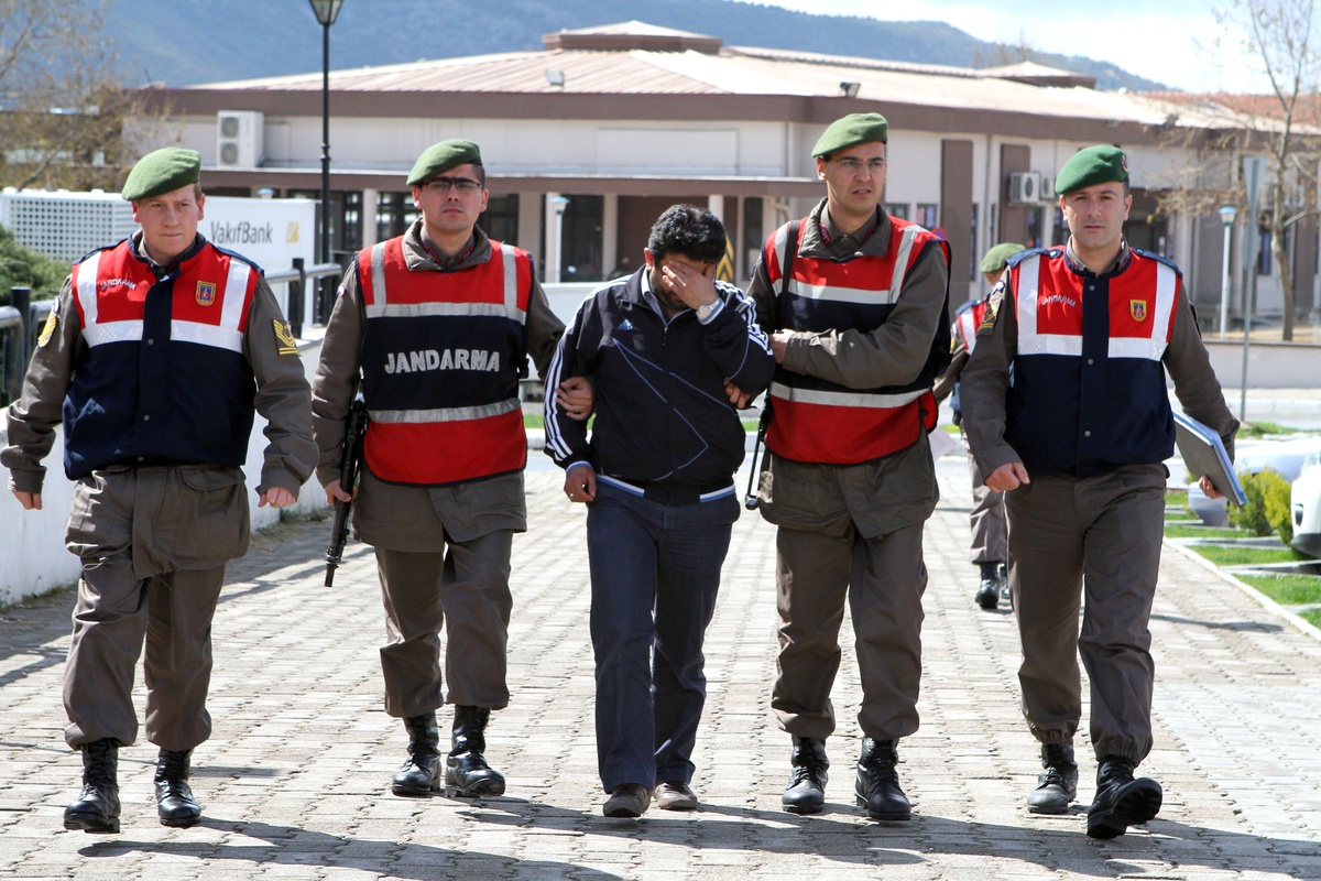 Tarihi Eser Kaçakçısı Adliyeye Sevk Edildi