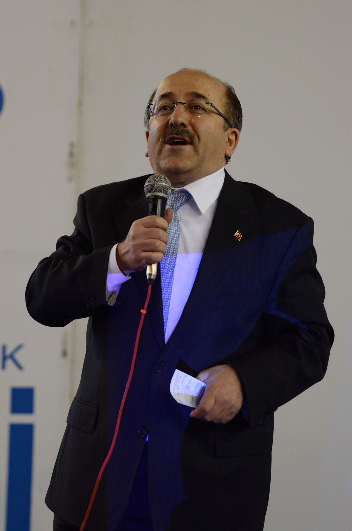Trabzon Belediye Başkanı\'ndan Çimento Açıklaması