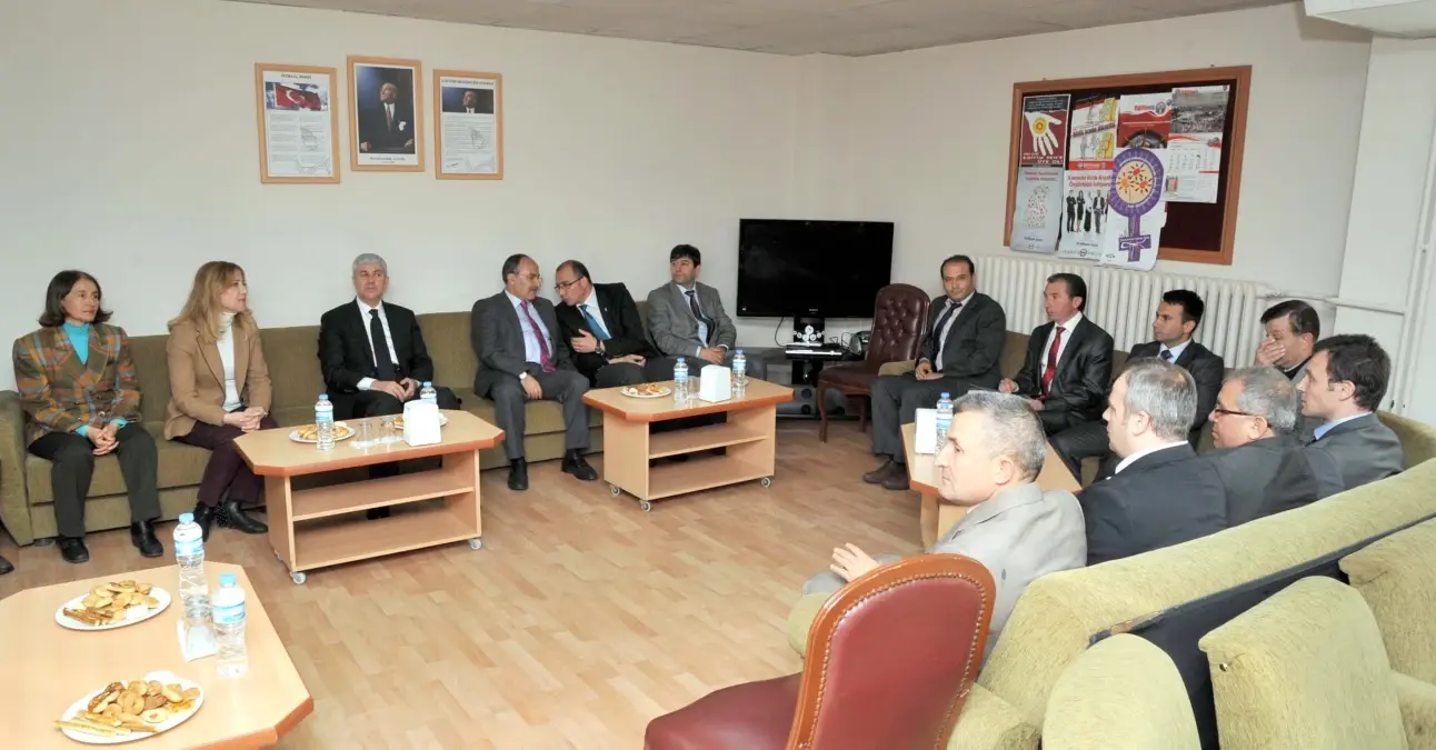 Vali Erden Orhan Dengiz Anadolu Lisesi\'ni Ziyaret Etti