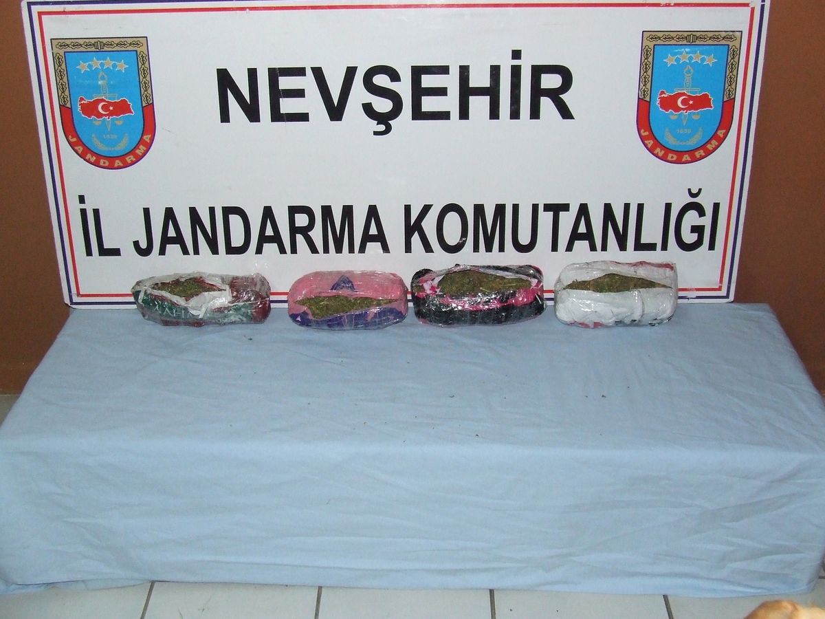 Yolcu Otobüsünde Kubar Esrar Ele Geçirildi