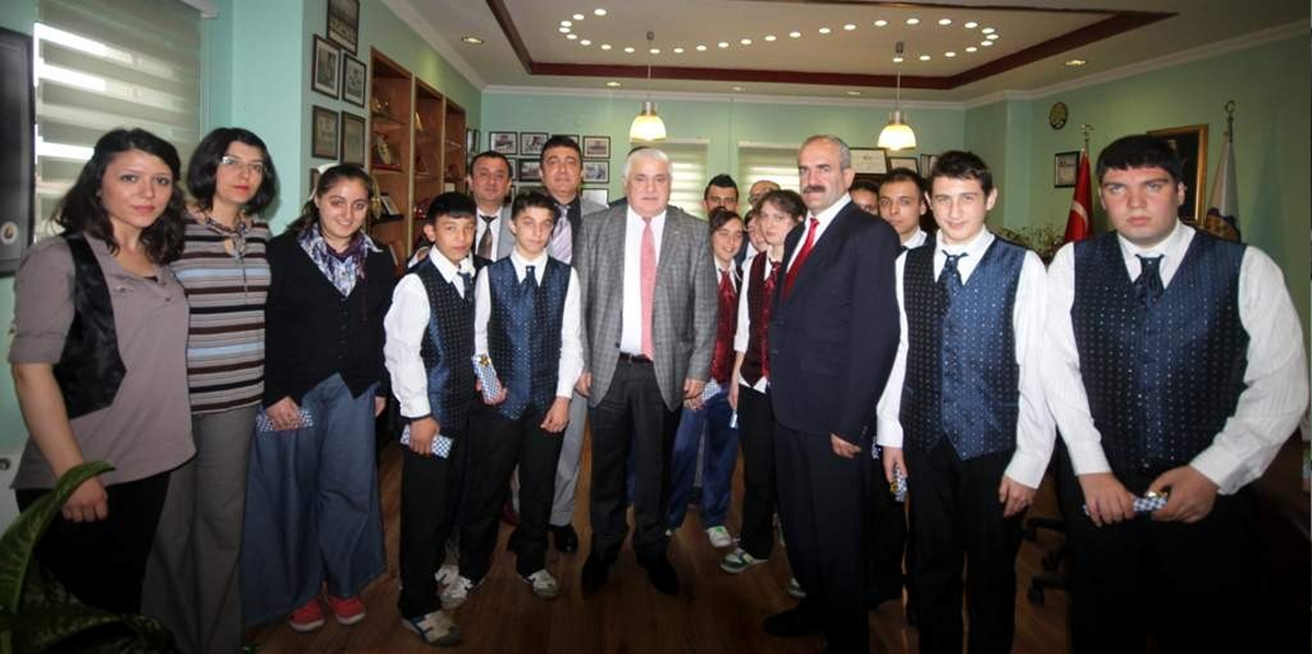 Zihinsel Engelli Öğrencilerden Tso\'ya Ziyaret