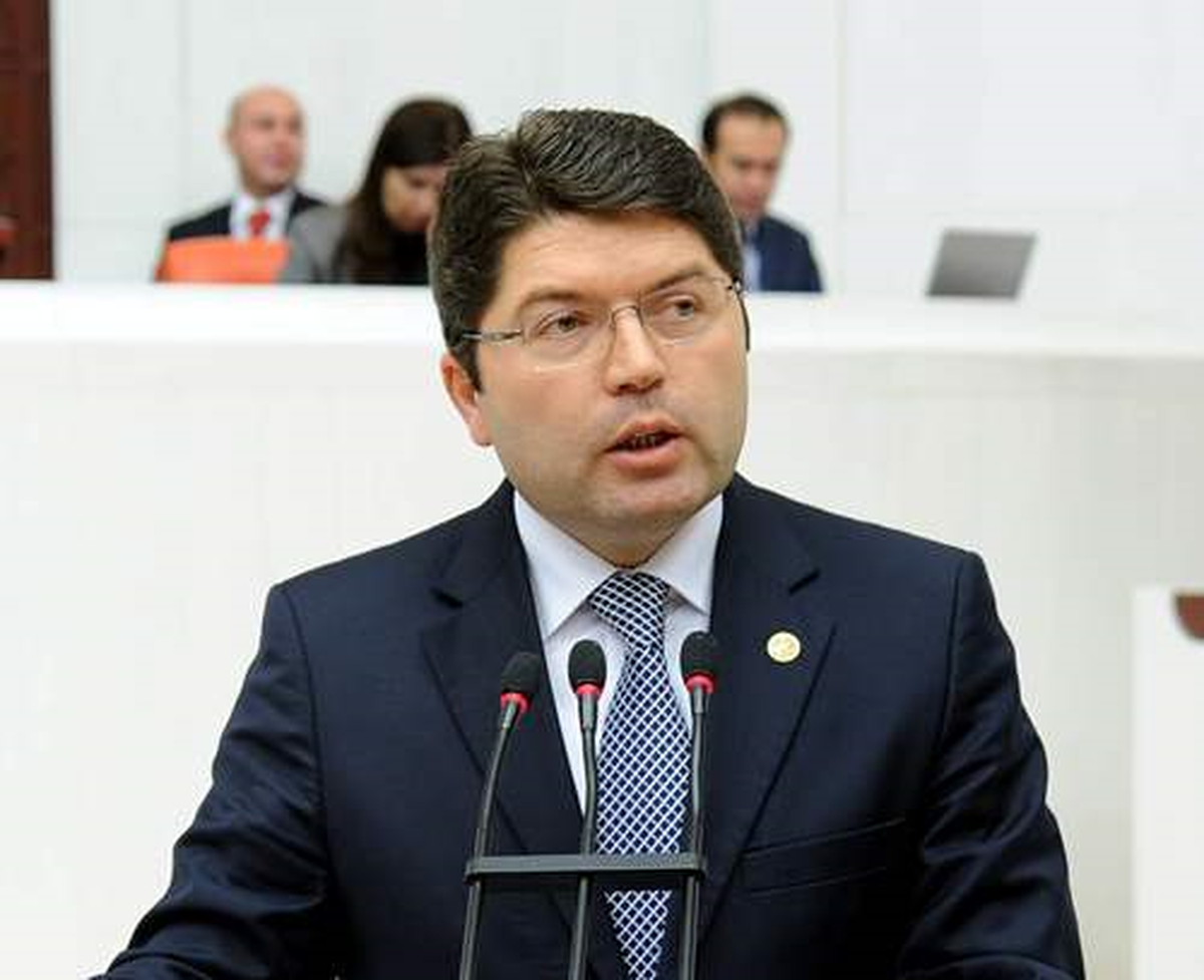 AK Parti\'li Tunç Avukatlar Gününü Kutladı