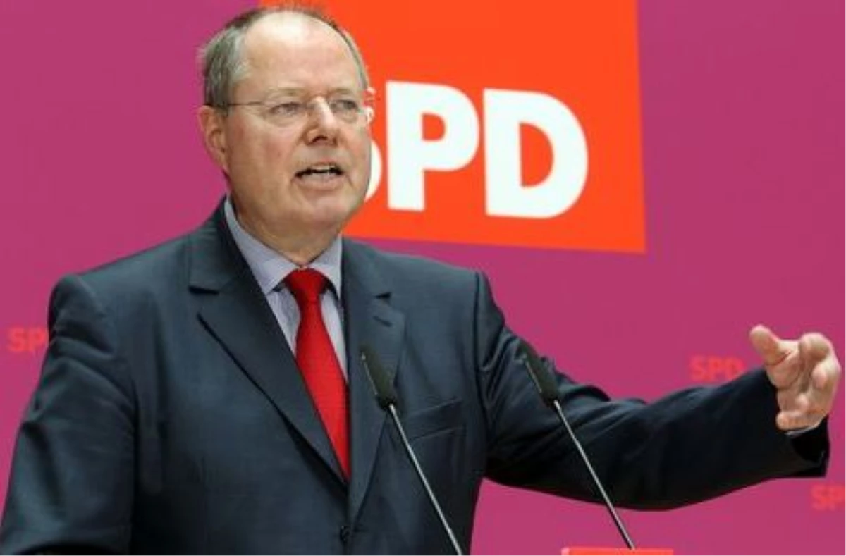 Almanya\'da Sosyal Demokrat Parti Başbakan Adayından Şaşırtan Teklif