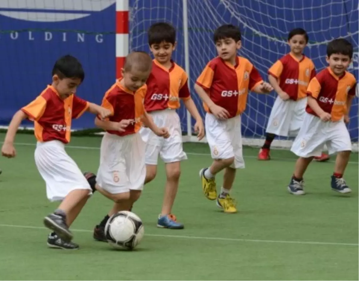 Azerbaycan\'da Galatasaray Futbol Okulu Açıldı