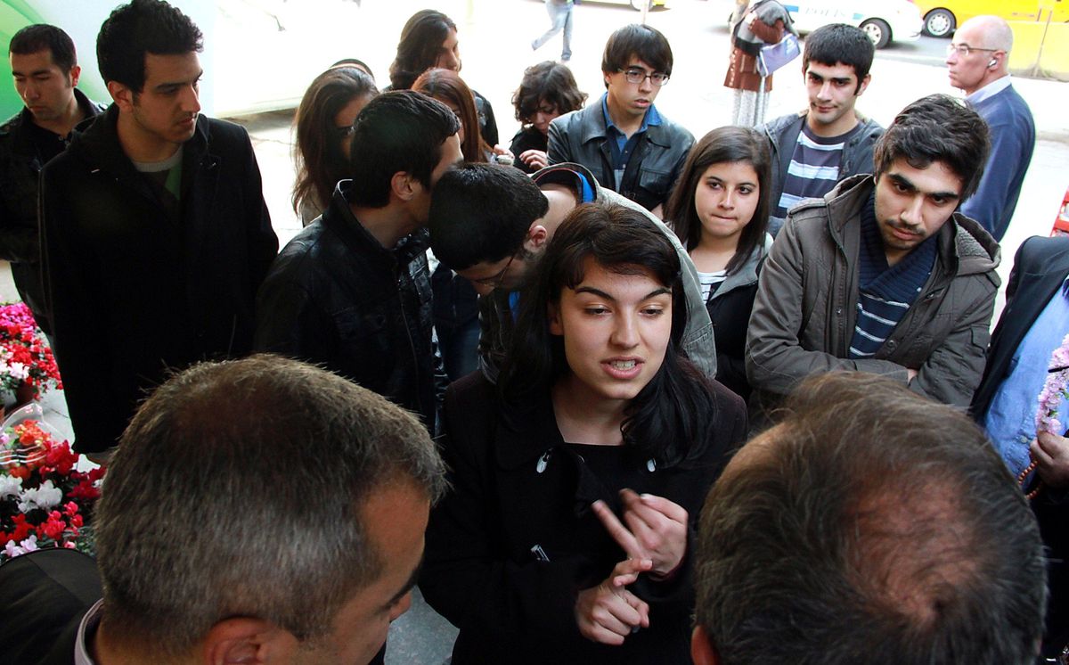 Bakan Avcı\'dan Eylemcilere Jest