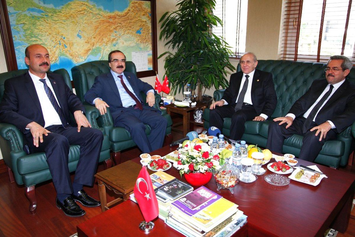 Burhan Kuzu\'dan Vali Coş\'a Ziyaret