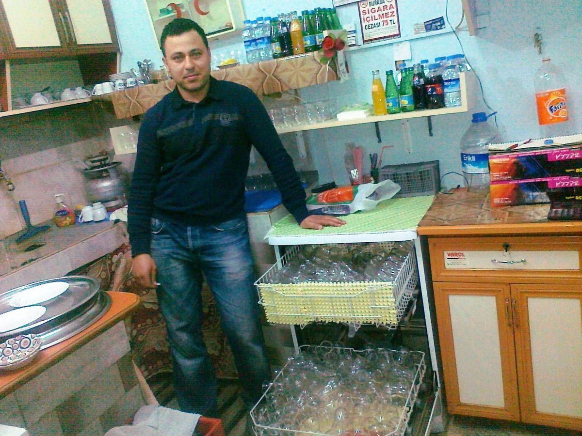 Çay Ocağında Bulaşık Makinesi