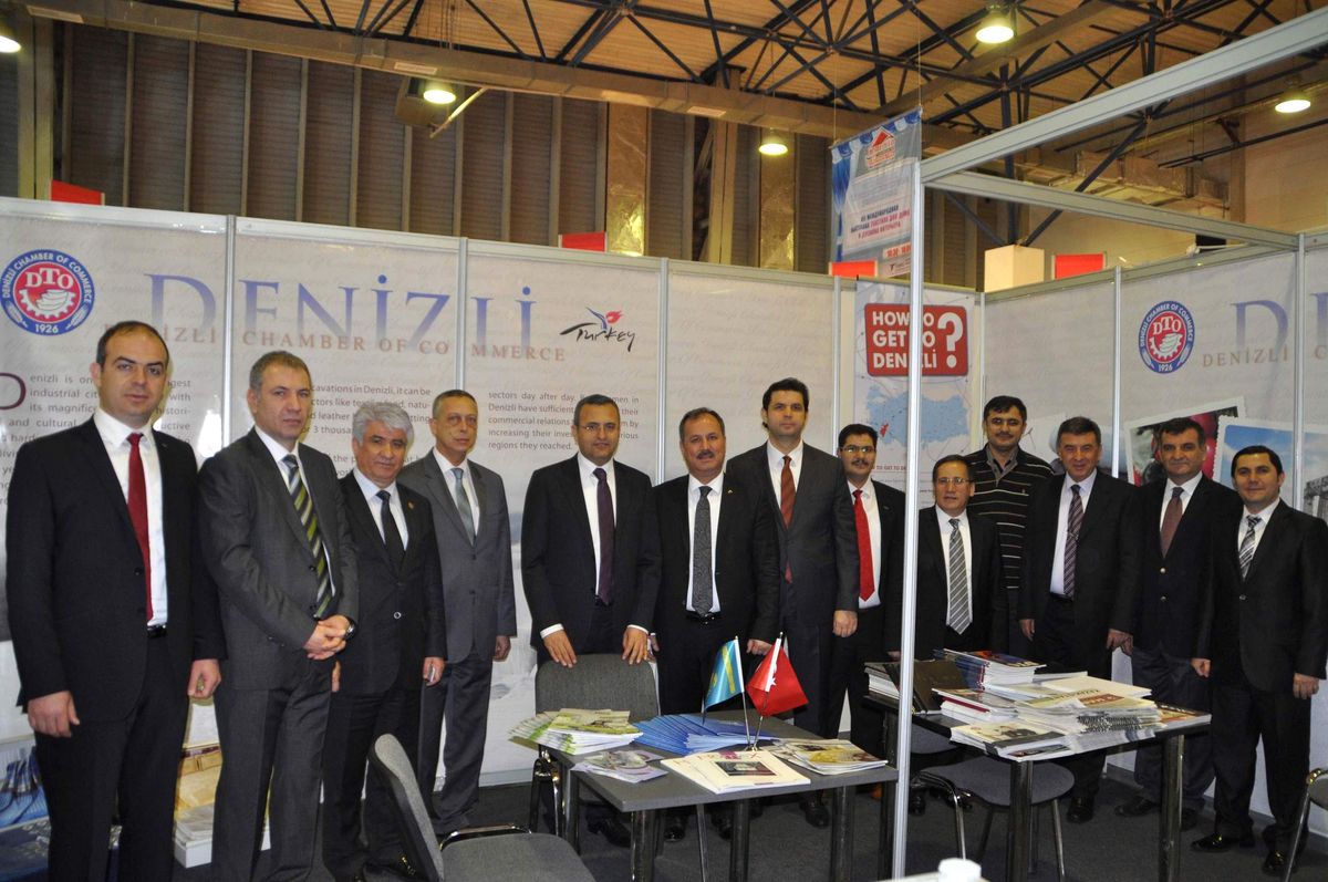 Denizlili İş Adamları Kazakistan\'da Kenti Tanıttı