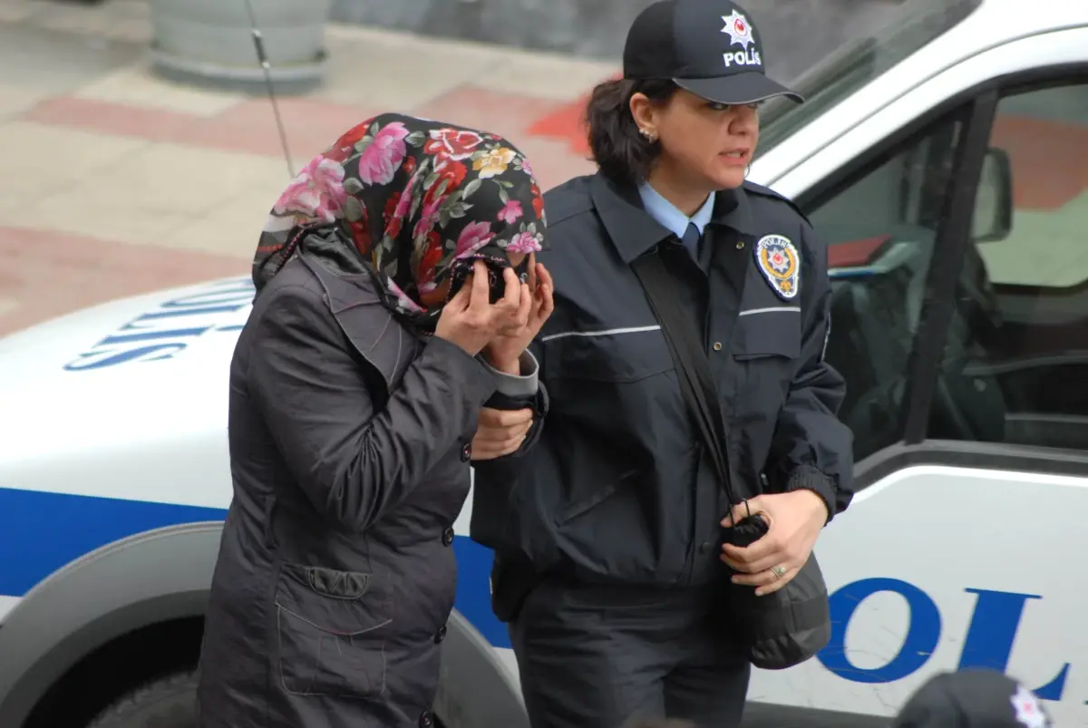 Evden Hırsızlık Yapan Kadın Tutuklandı