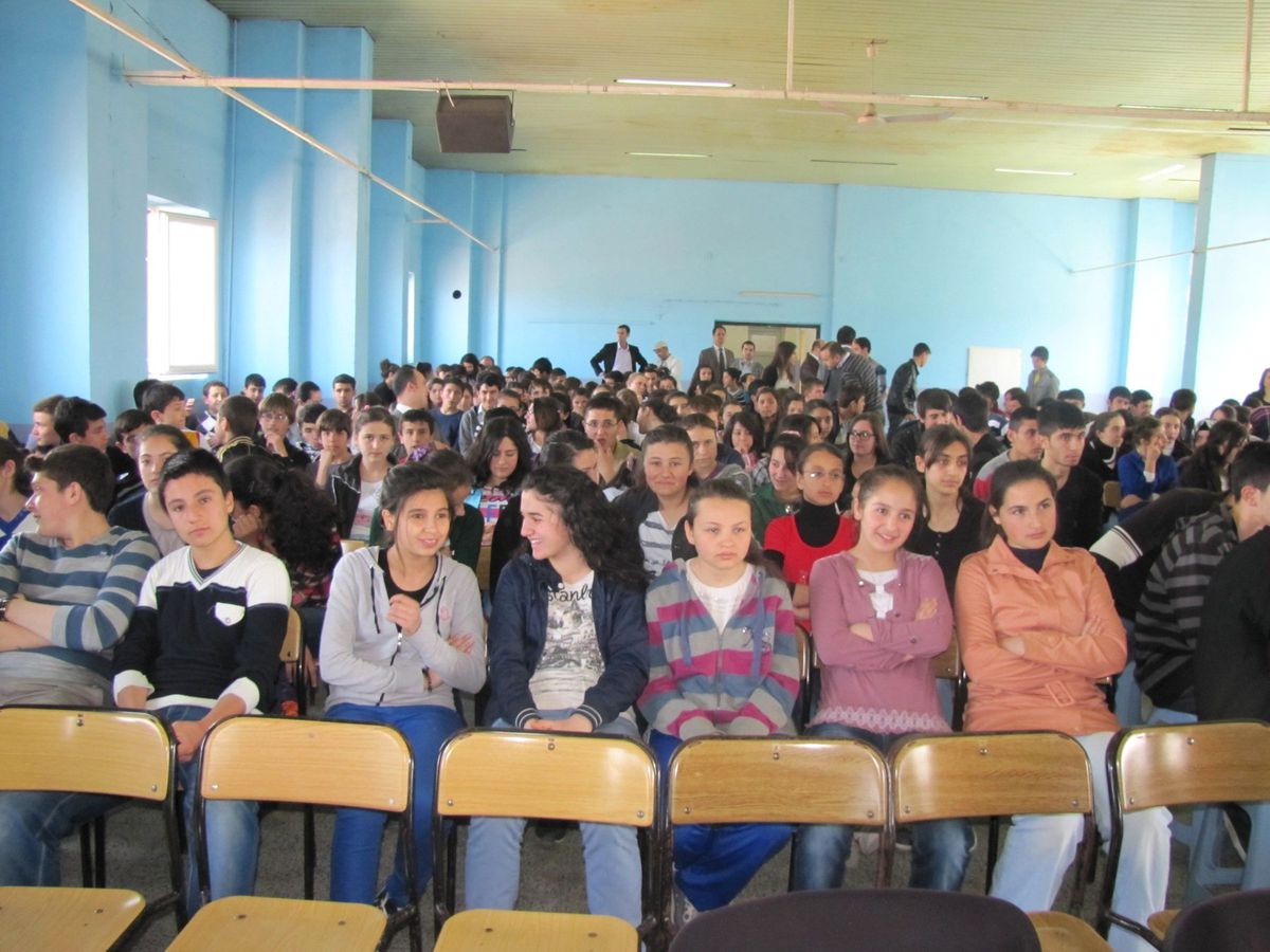 Hisarcık\'ta \'Bağımlılık Yapan Maddeler ve Mücadele Yöntemi\' Konferansı