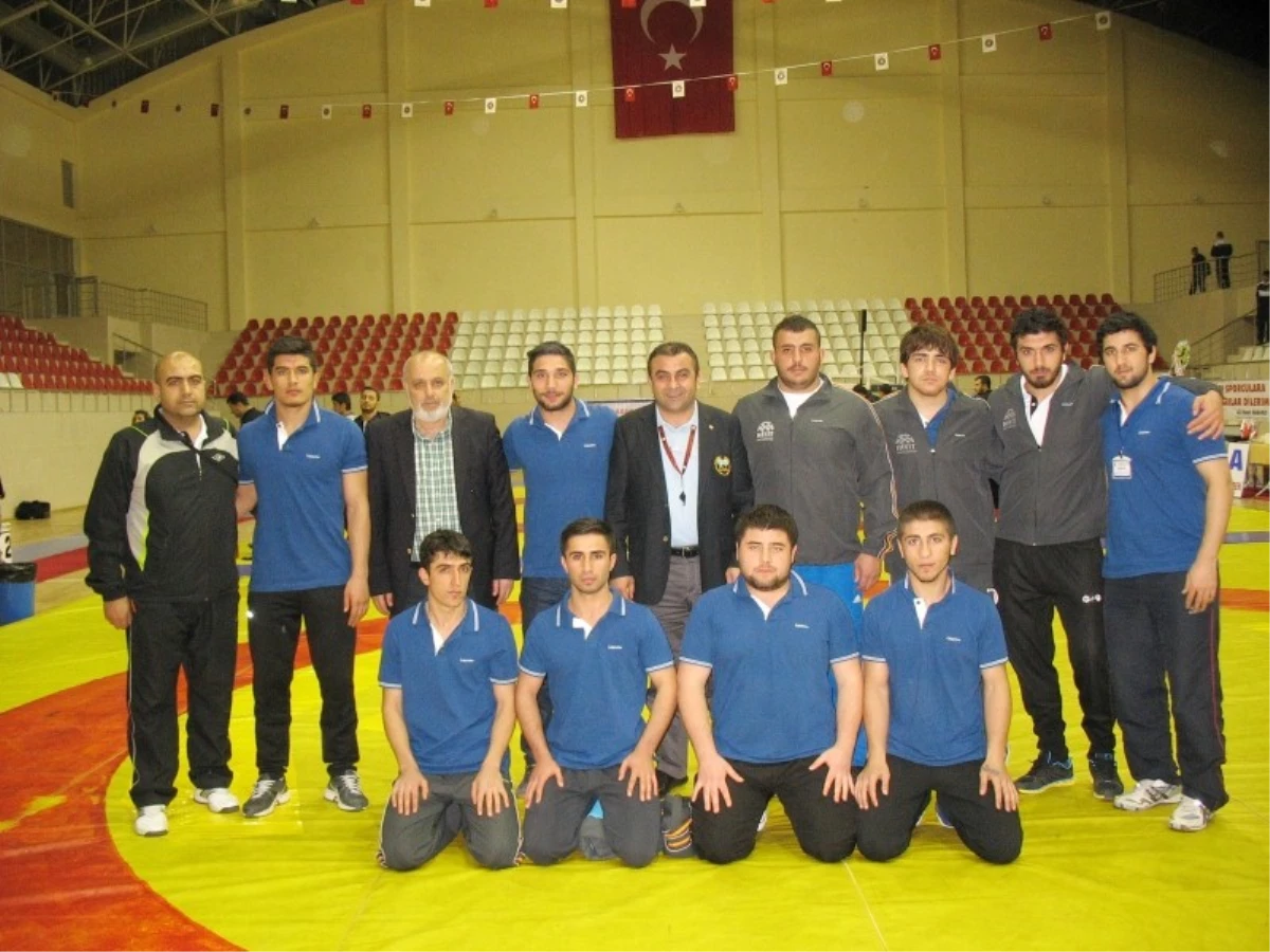 Hitit Üniversitesi Güreş Takımı Türkiye Şampiyonu Oldu