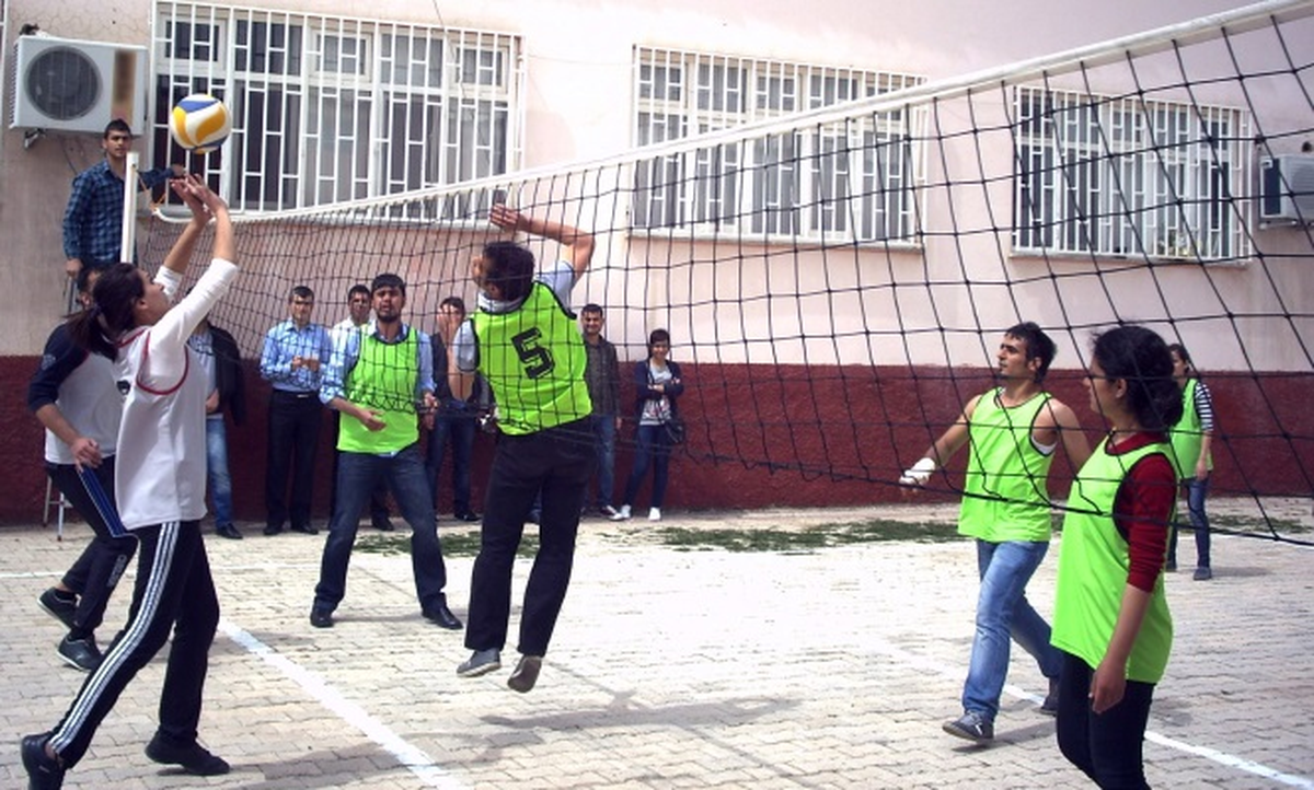 İslahiye Meslek Yüksekokulu Voleybol Turnuvası Başladı