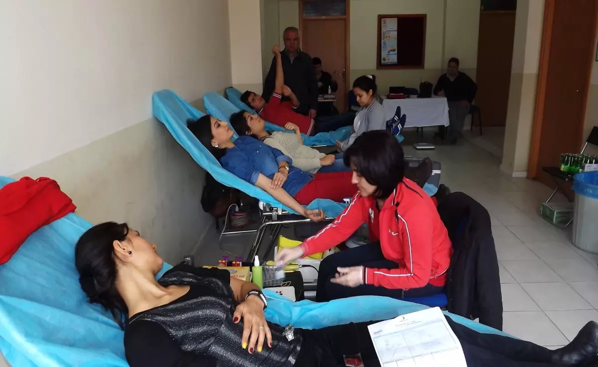 Kula Meslek Yüksek Okulu\'ndan Kan Bağışı