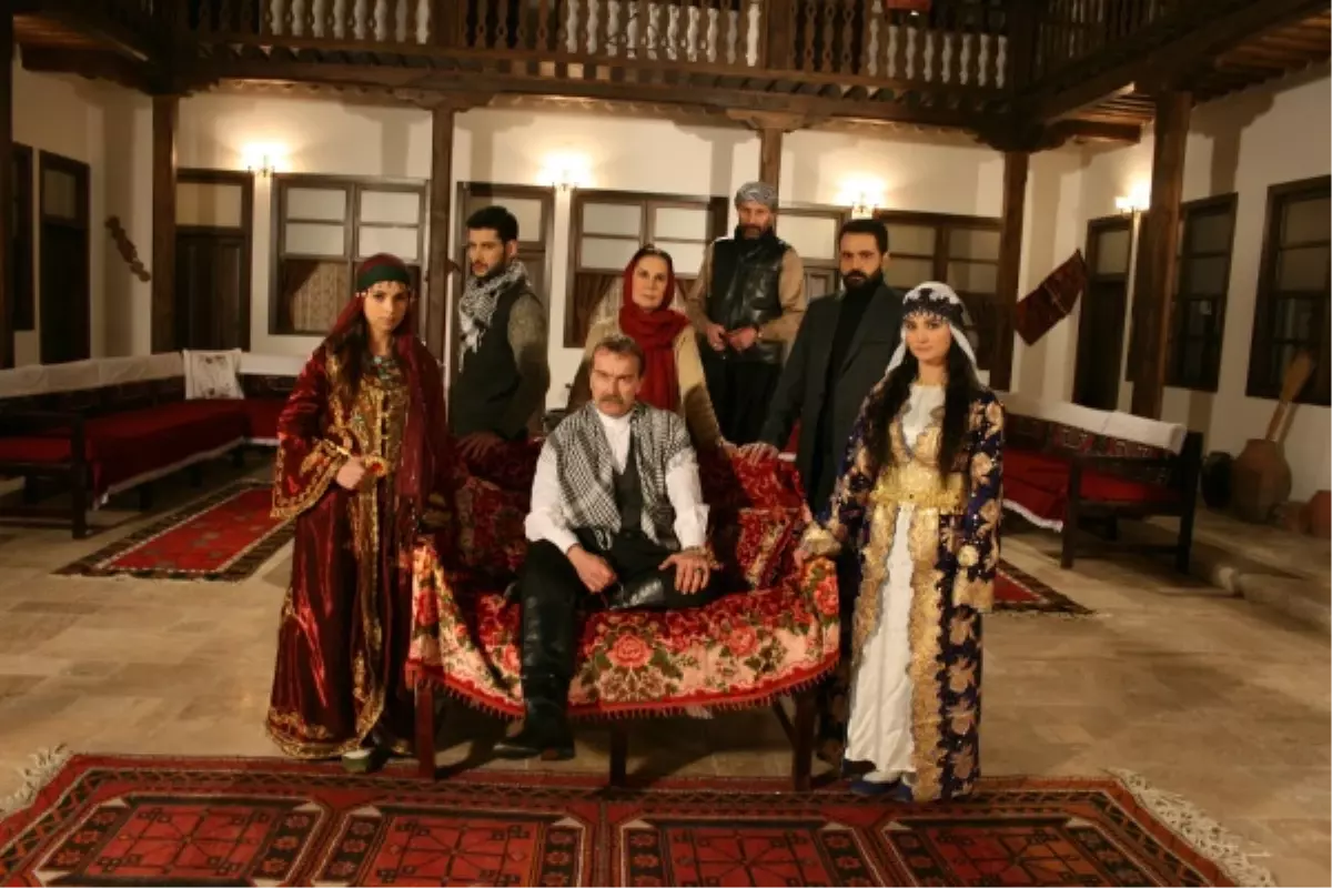 Mem ile Yeliz\'in Evleneceğini Duyan Zin Ne Yapacak