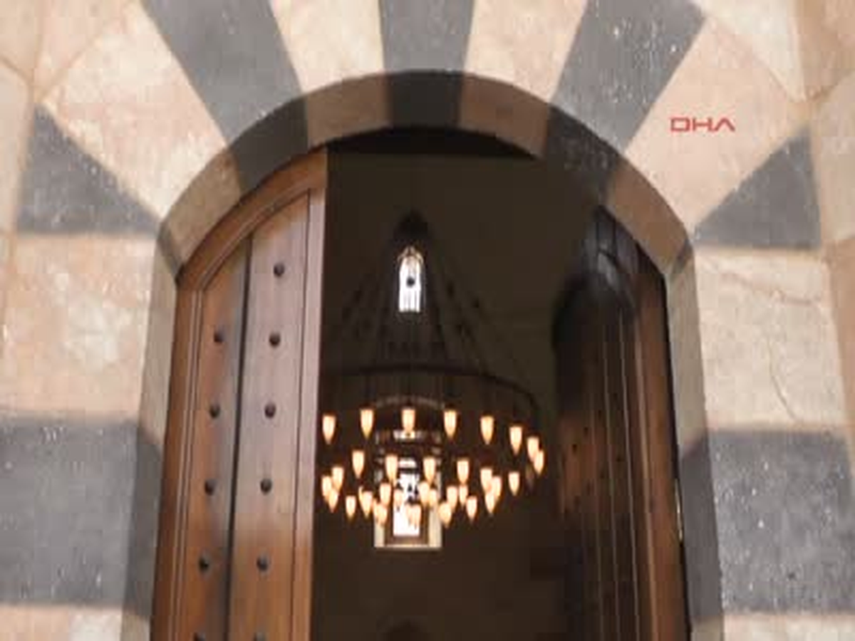 Molla Ahmet Cami İbadete Açıldı