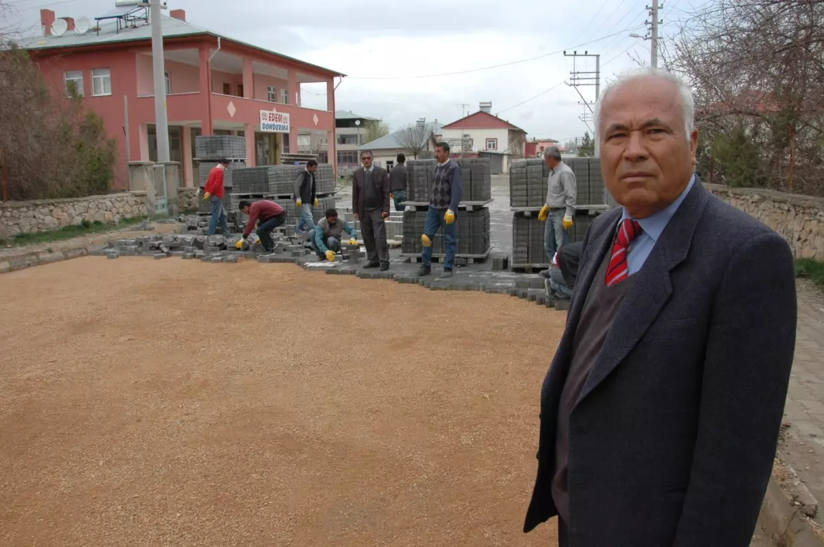 Tepe, Belediye Çalışmalarını İnceledi