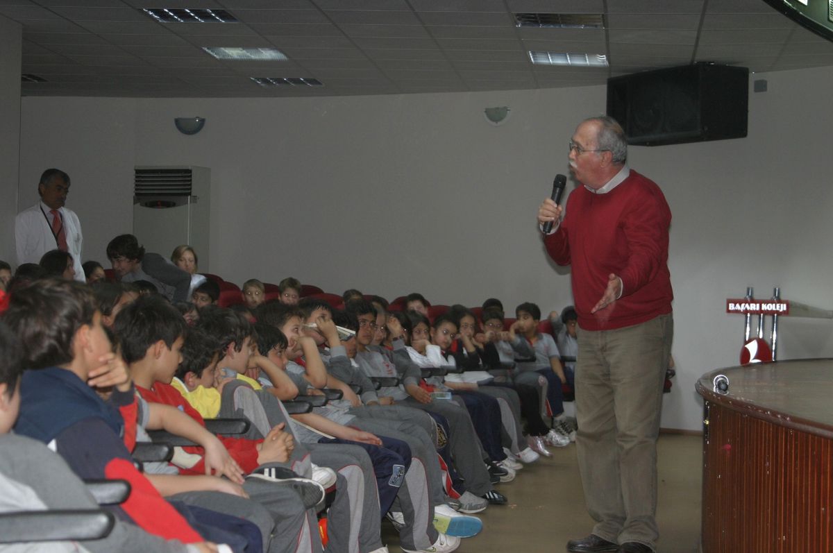 Yavaşlı, Başarı Koleji Öğrencileri ile Buluştu
