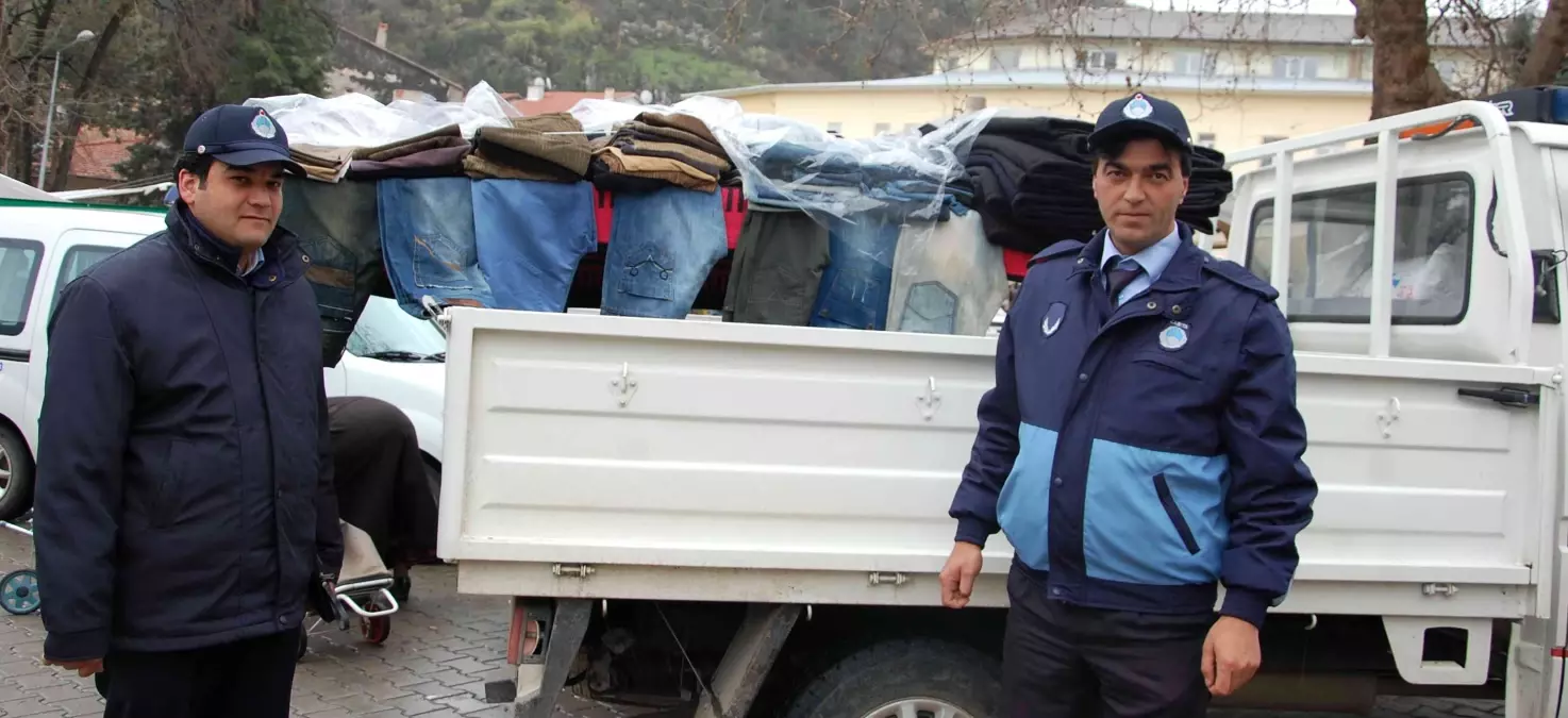 Zabıta Seyyar Satıcılara Göz Açtırmıyor